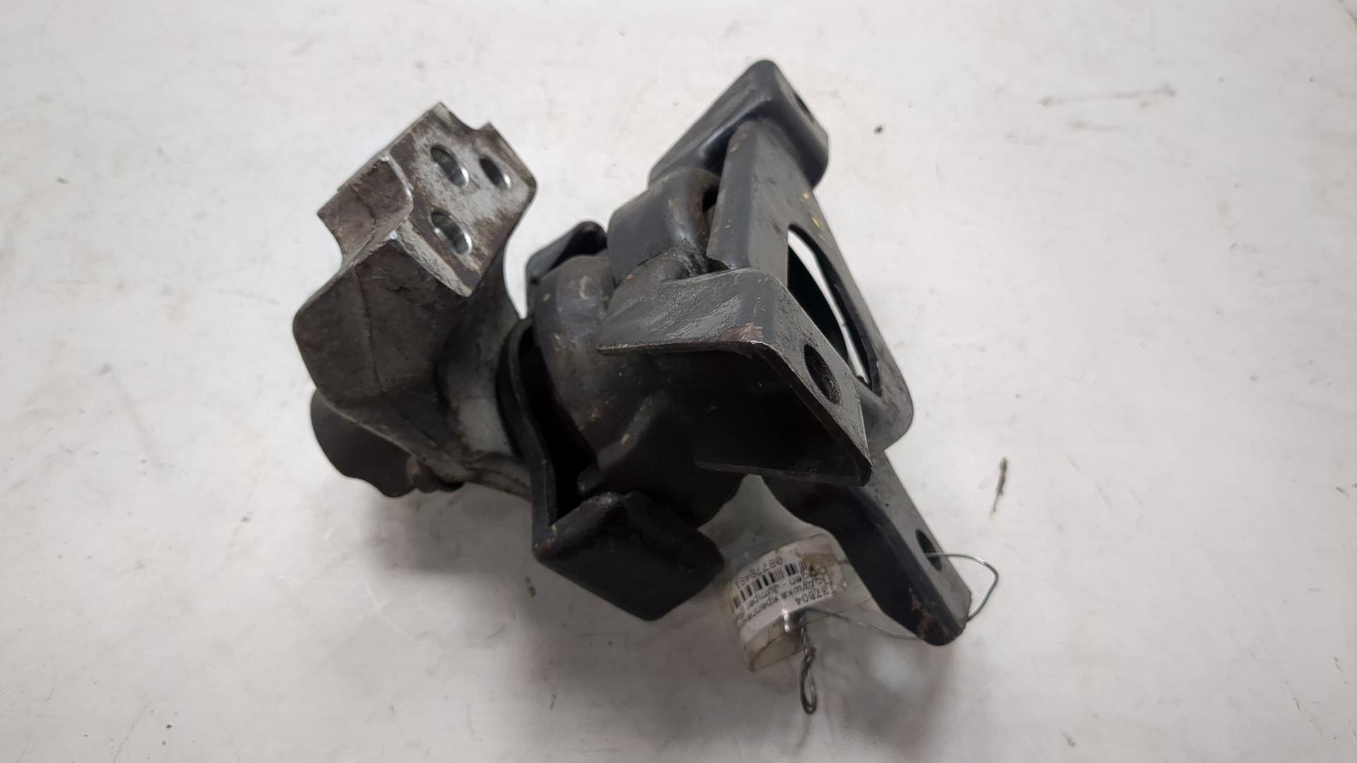 Опора двигателя