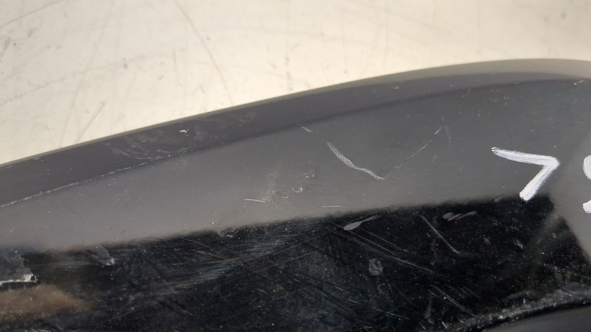 Накладка переднего крыла левого