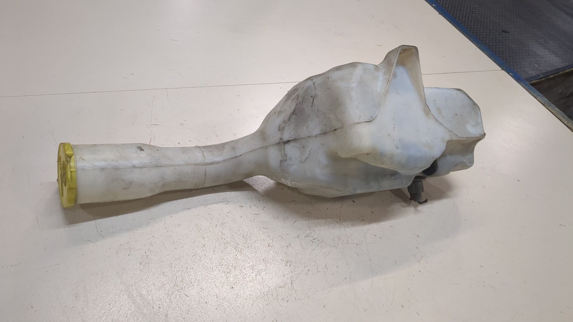 Бачок омывателя лобового стекла