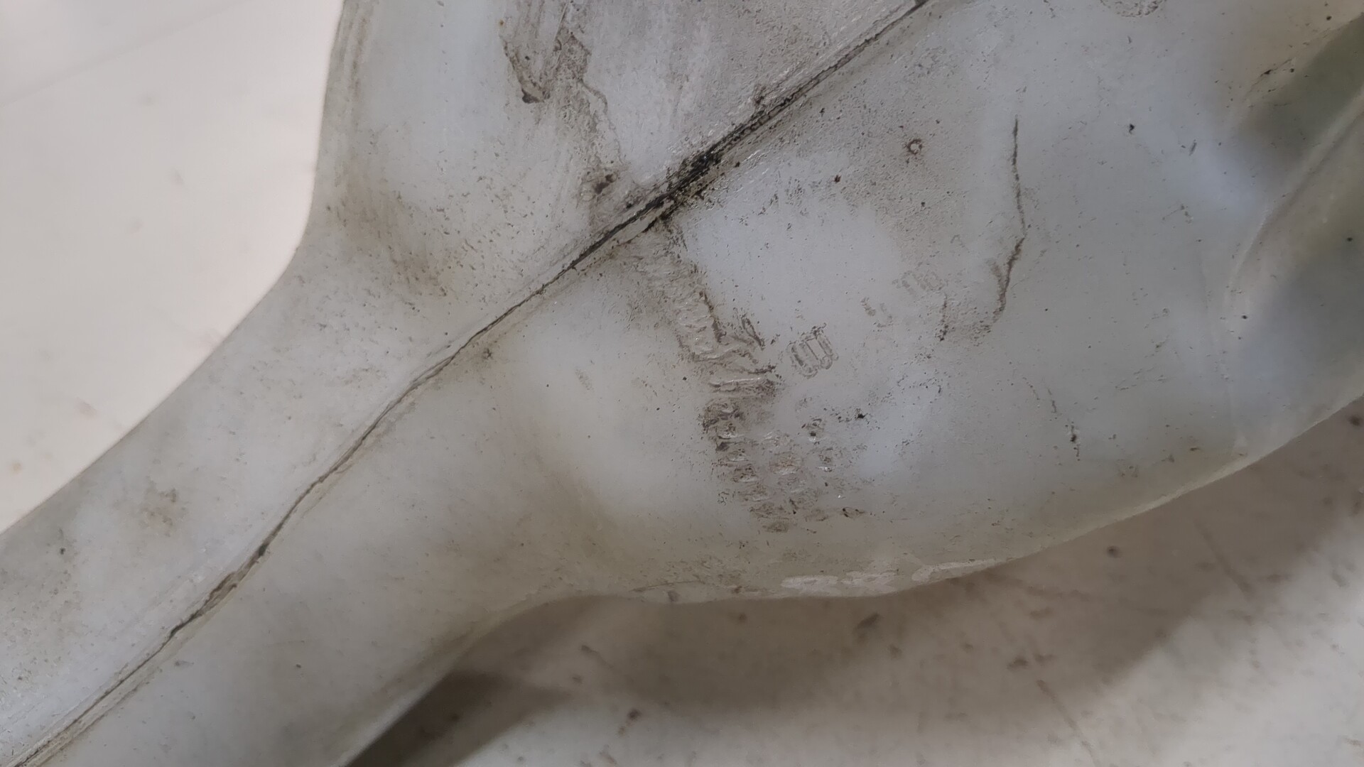 Бачок омывателя лобового стекла