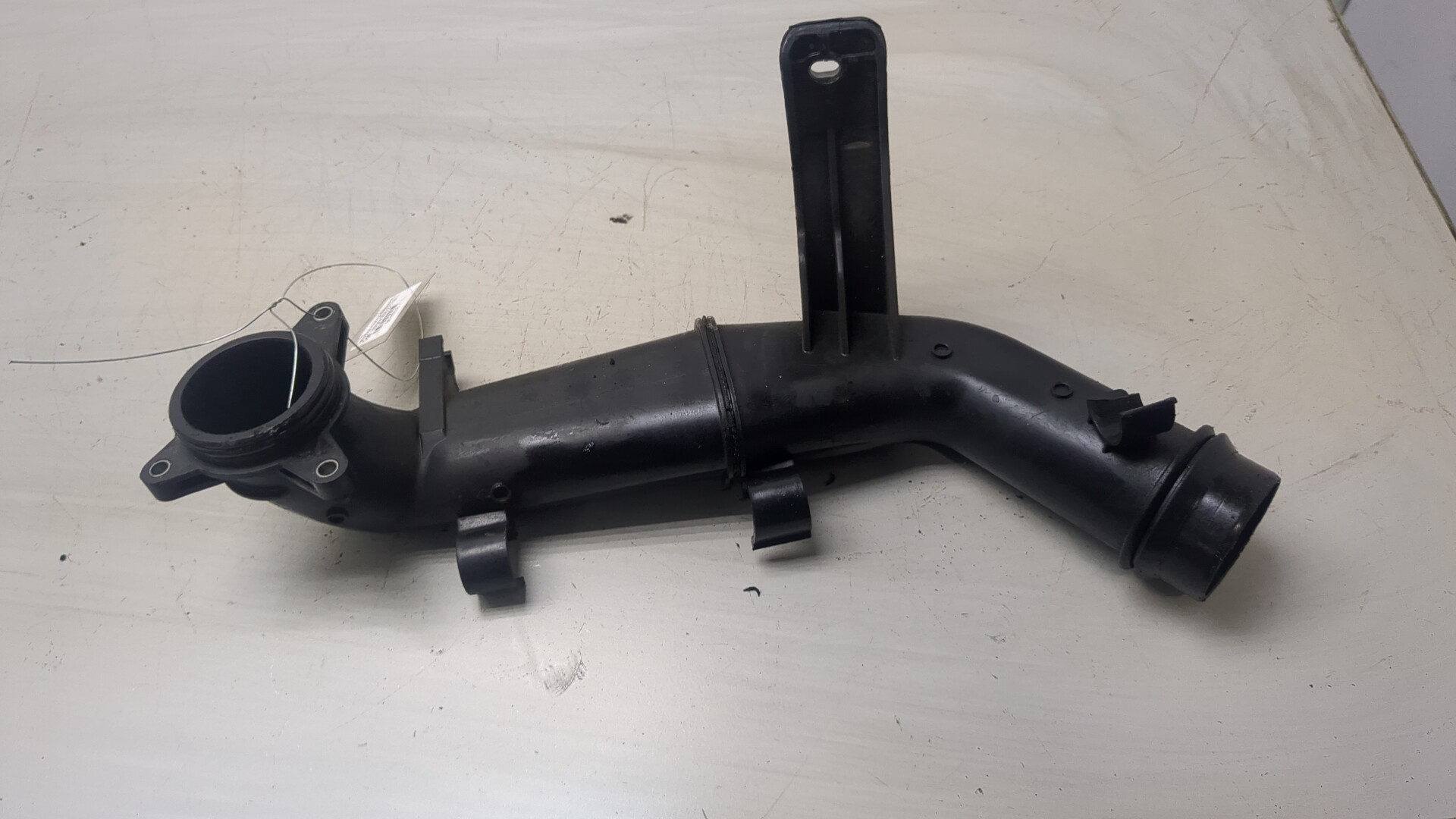 Патрубок воздушного фильтра