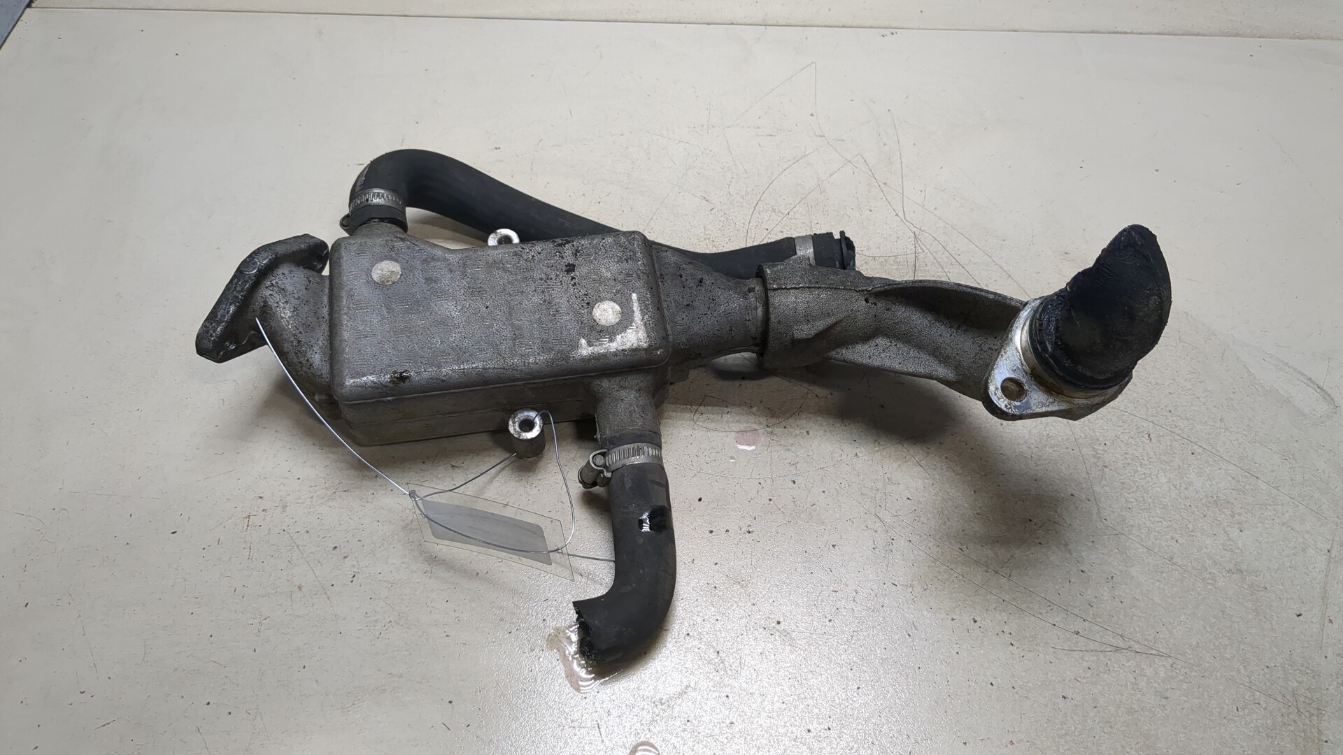 Тройник вентиляции картерных газов