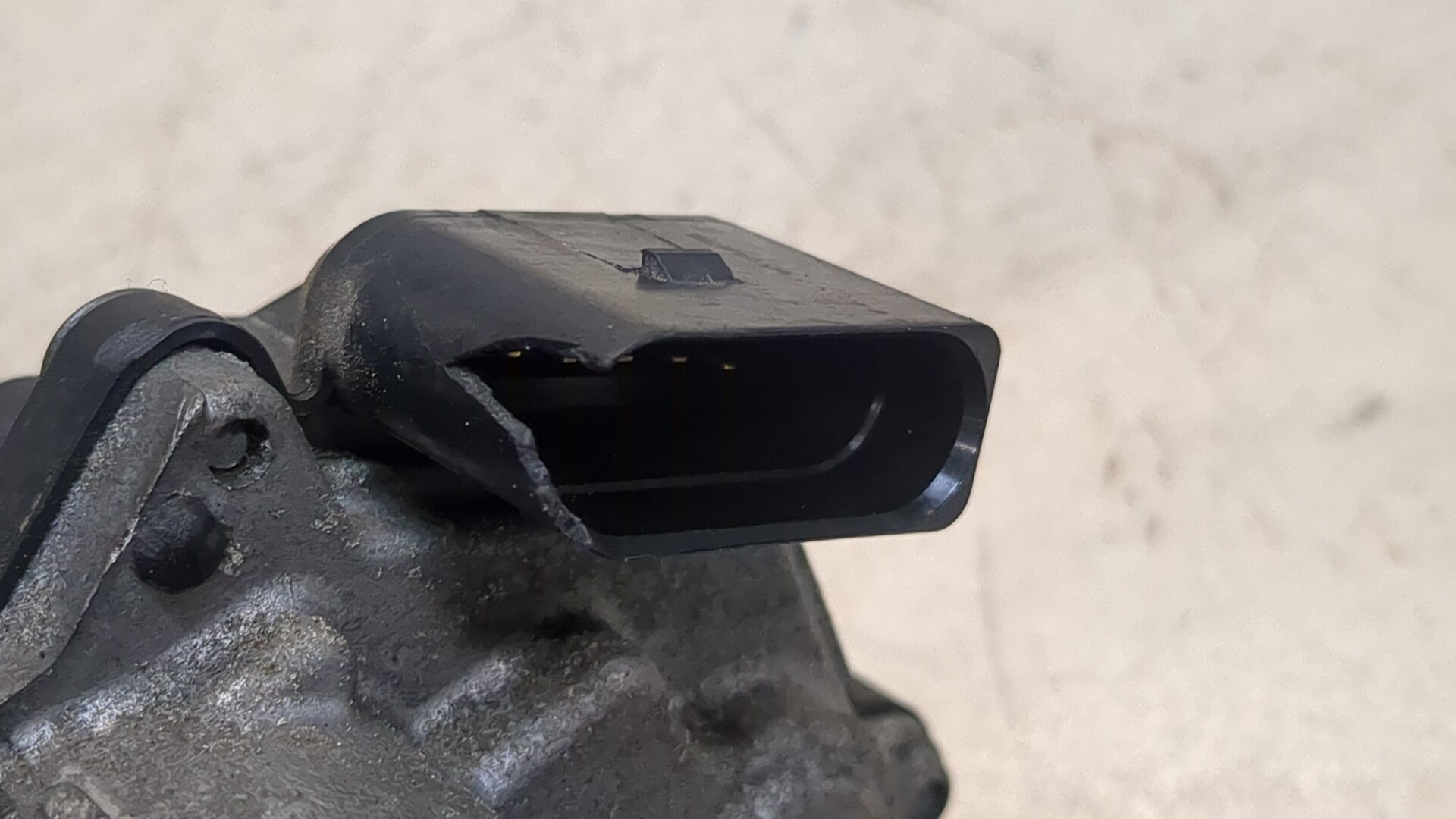 Заслонка дроссельная электрическая