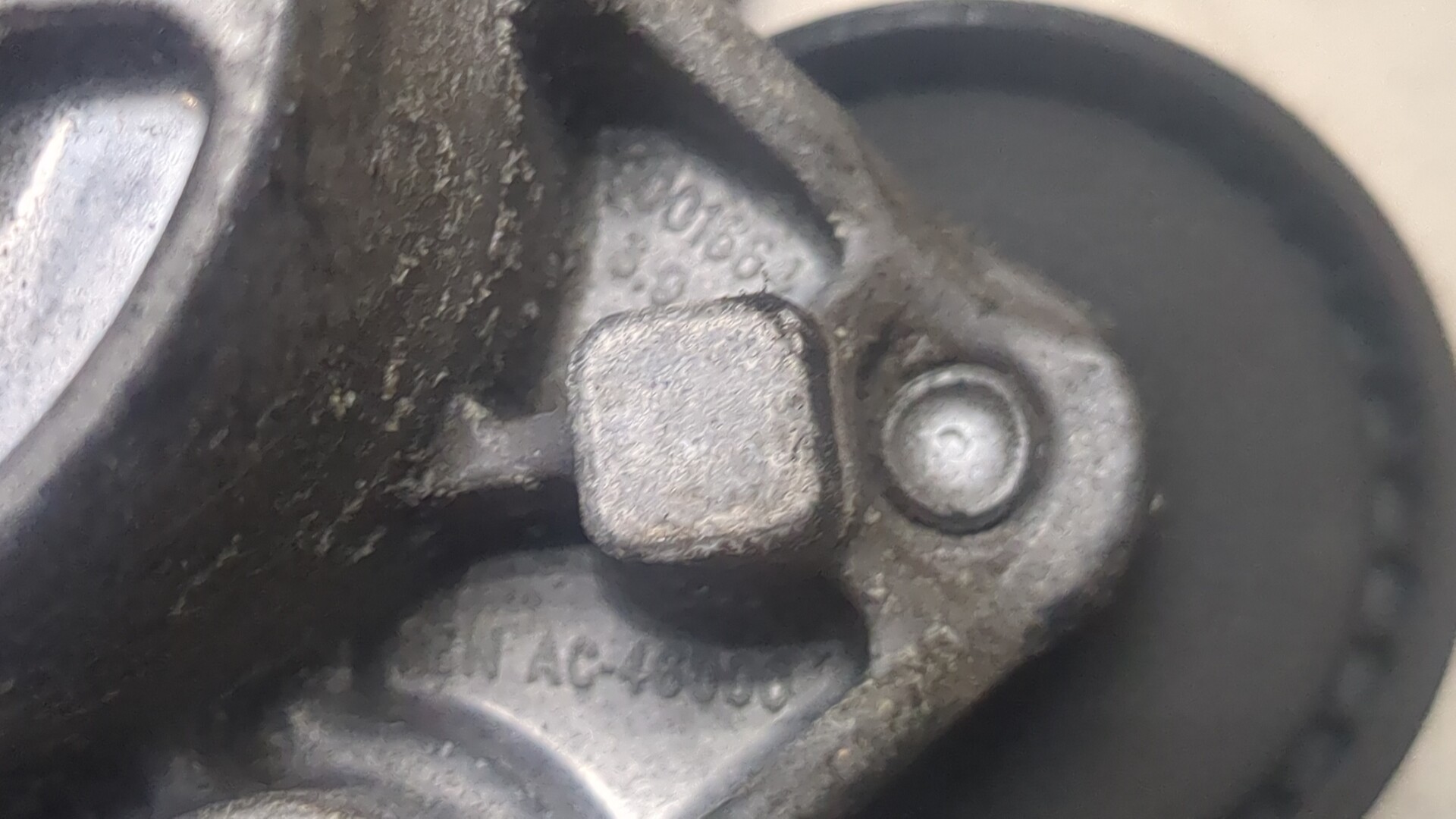 Натяжитель ремня