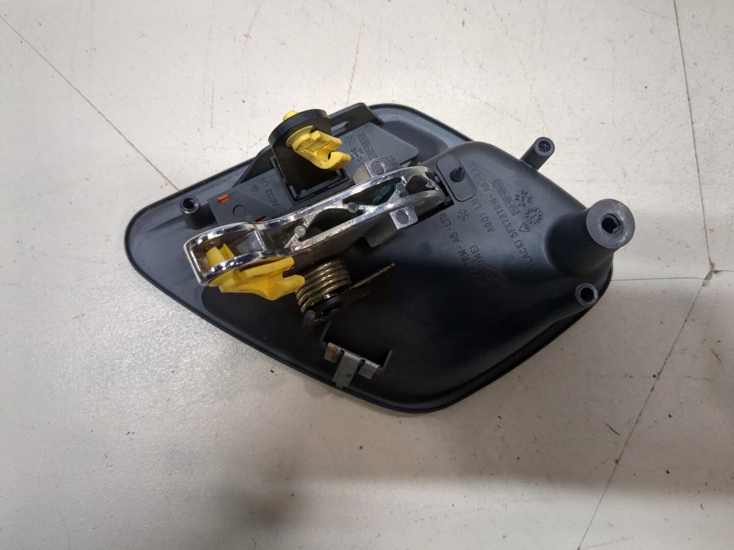 Ручка двери передней внутренняя левая