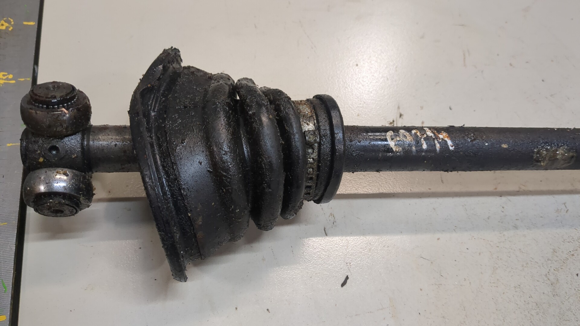 Полуось передняя левая