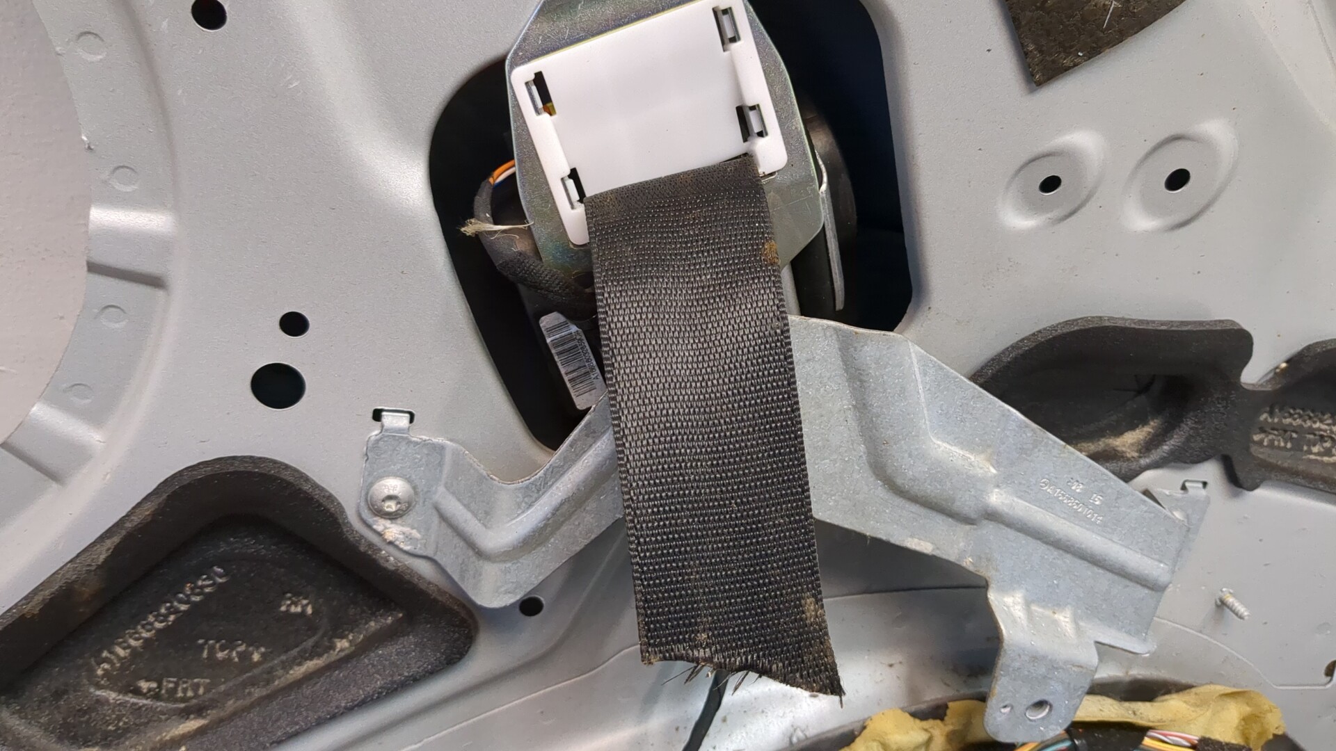 Кузовной элемент