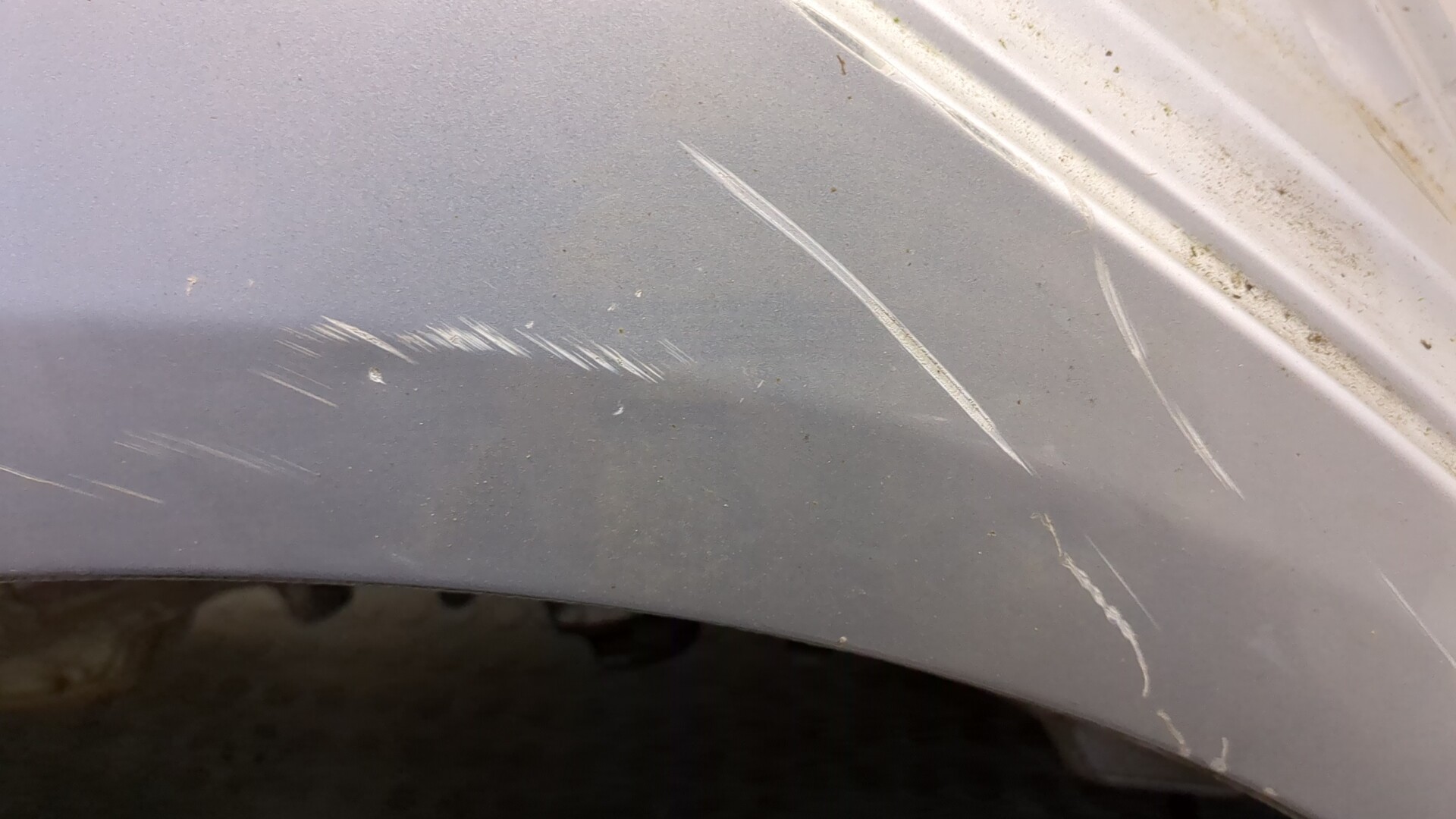 Кузовной элемент