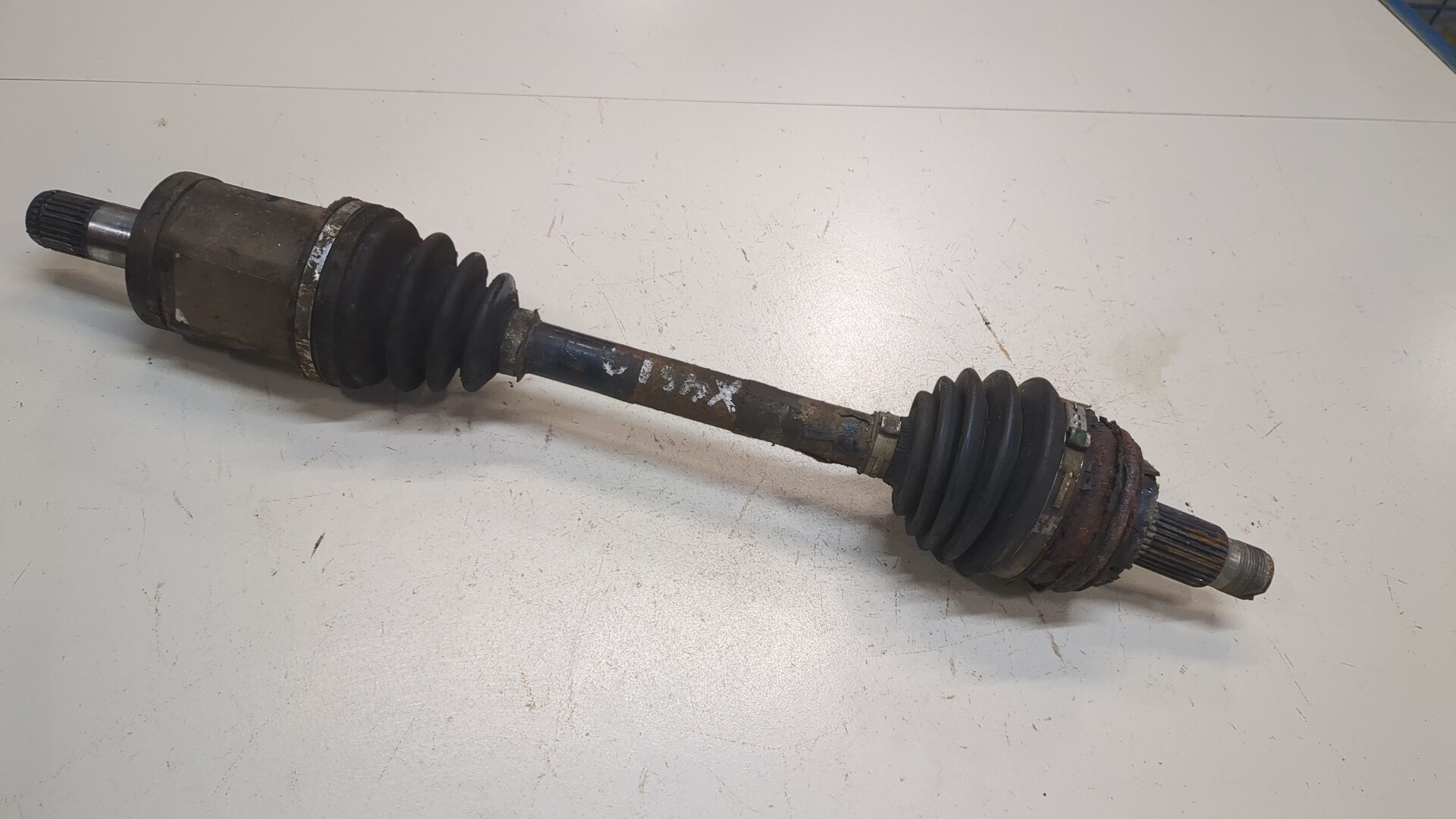 Полуось передняя левая