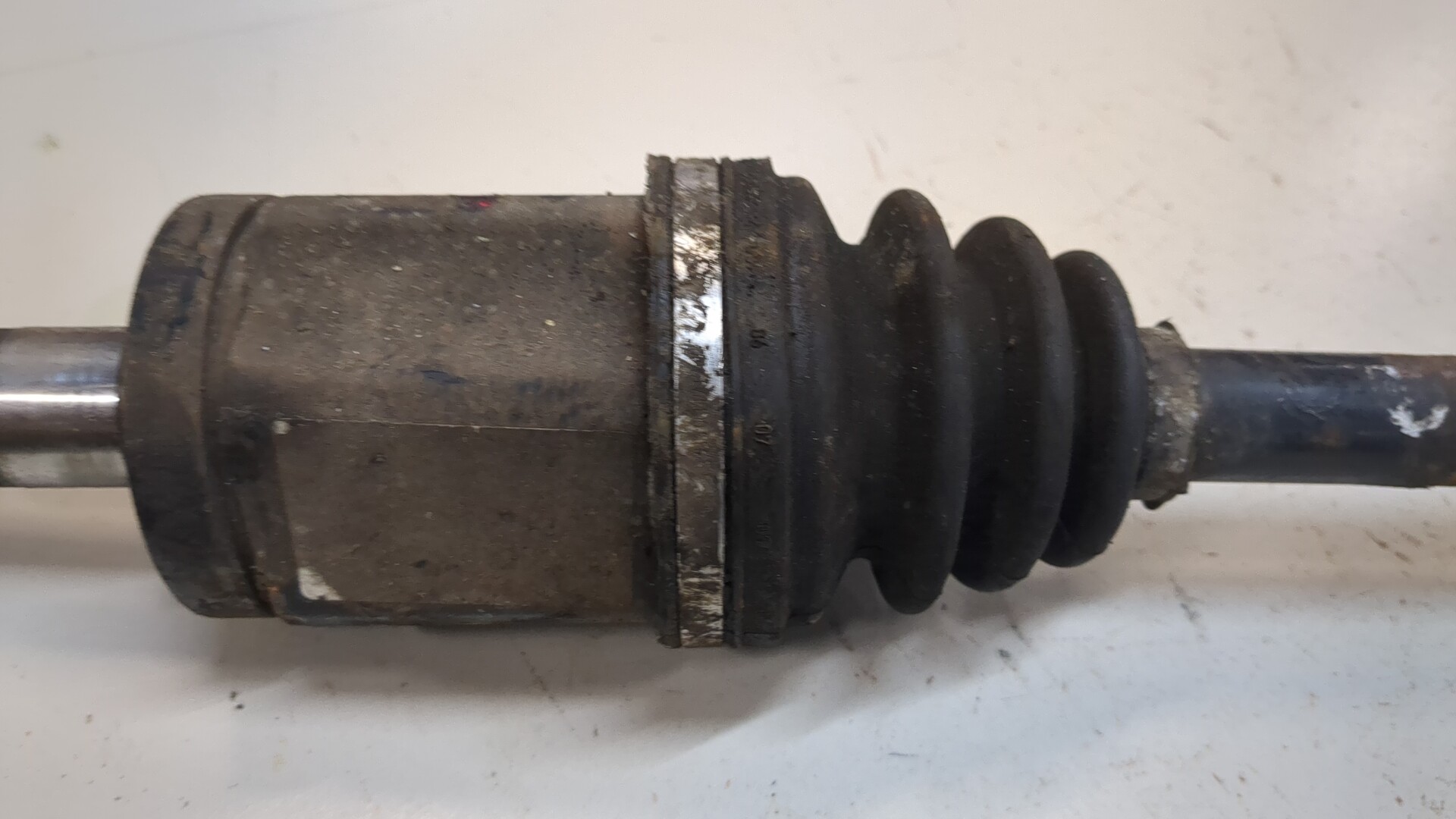 Полуось передняя левая