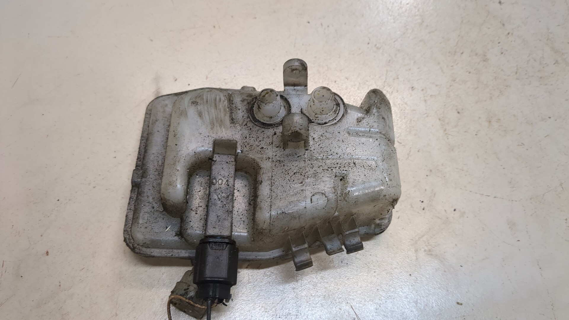 Бачок главного тормозного цилиндра