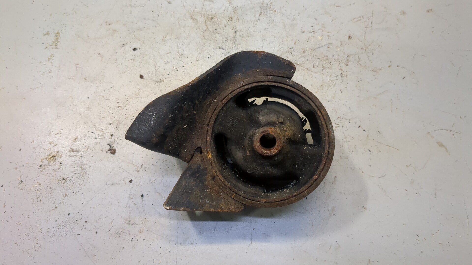 Опора двигателя