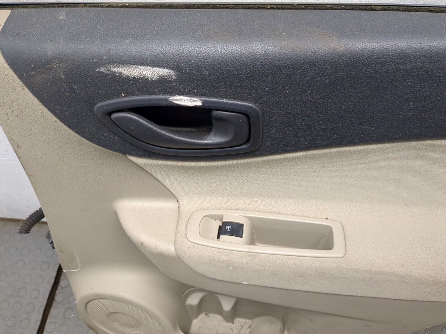 Дверь задняя правая