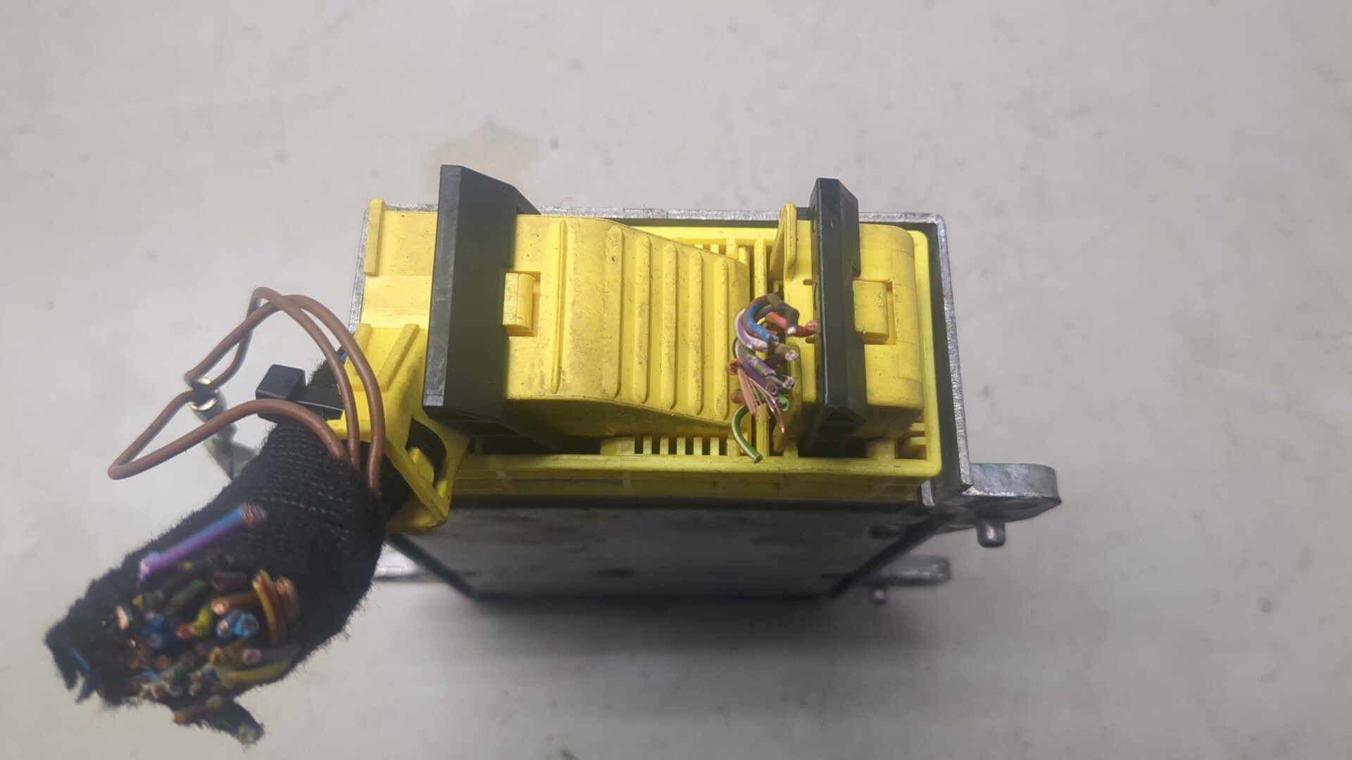 Блок управления подушек безопасности (AIR BAG)