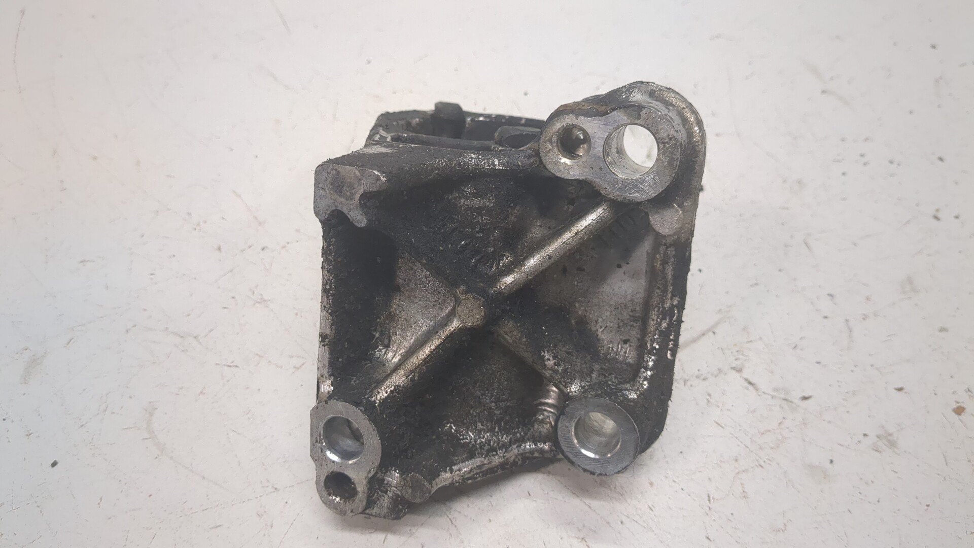 Кронштейн (п.з.к.)