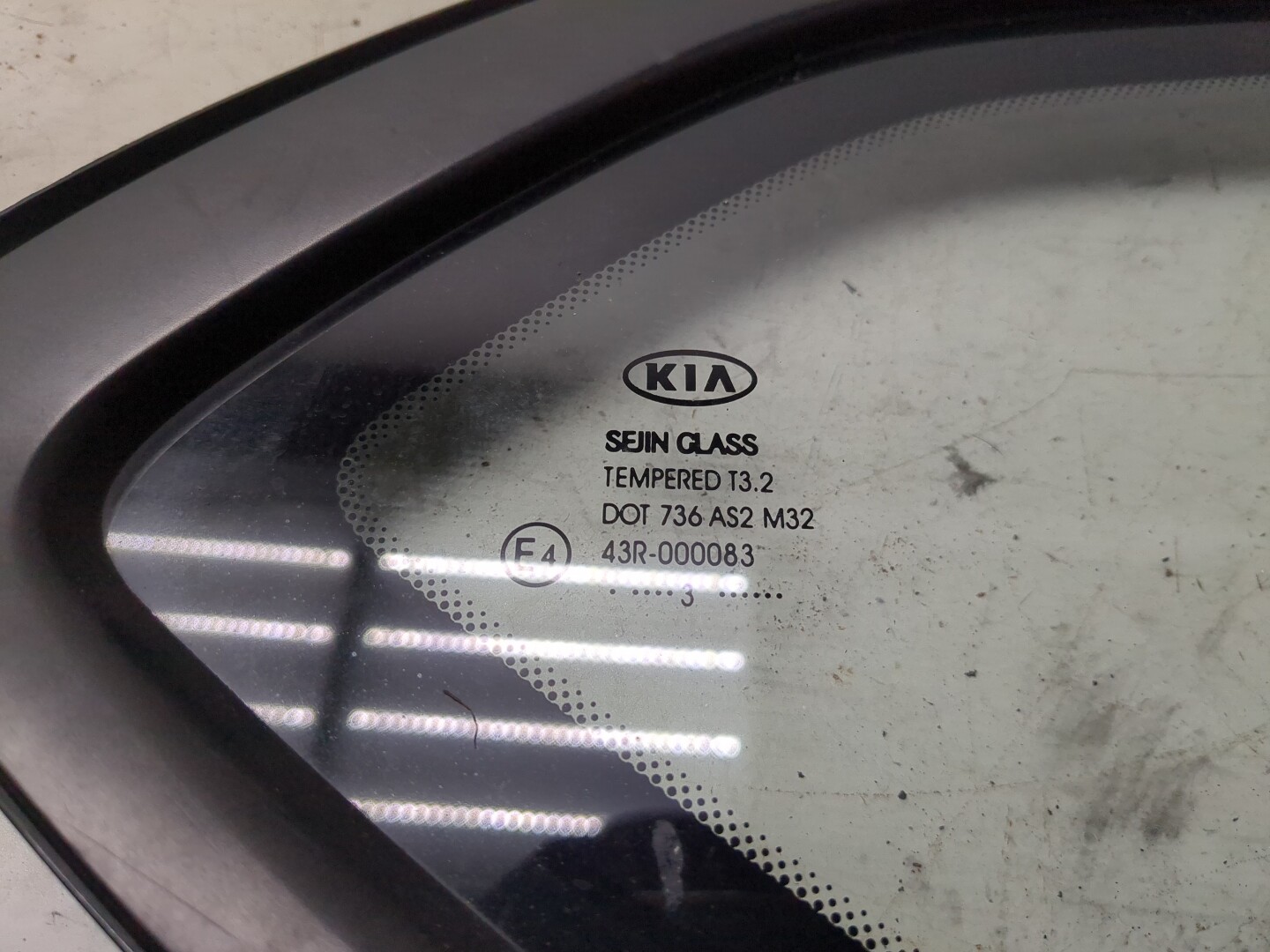 Стекло кузовное глухое правое