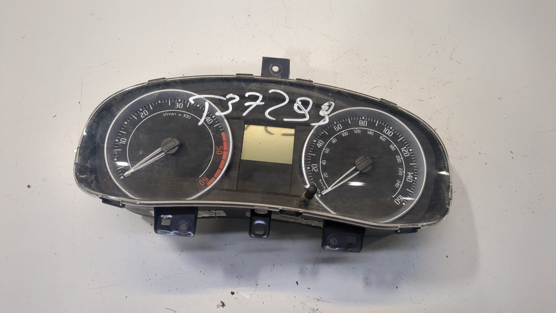 Панель приборов