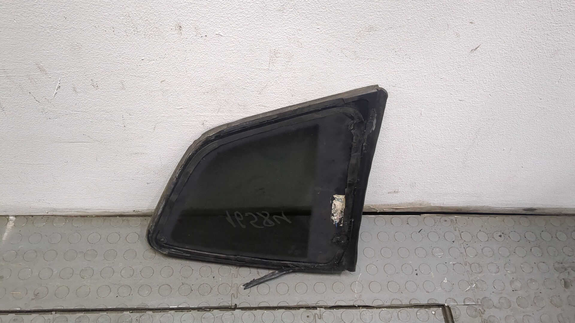 Стекло боковое