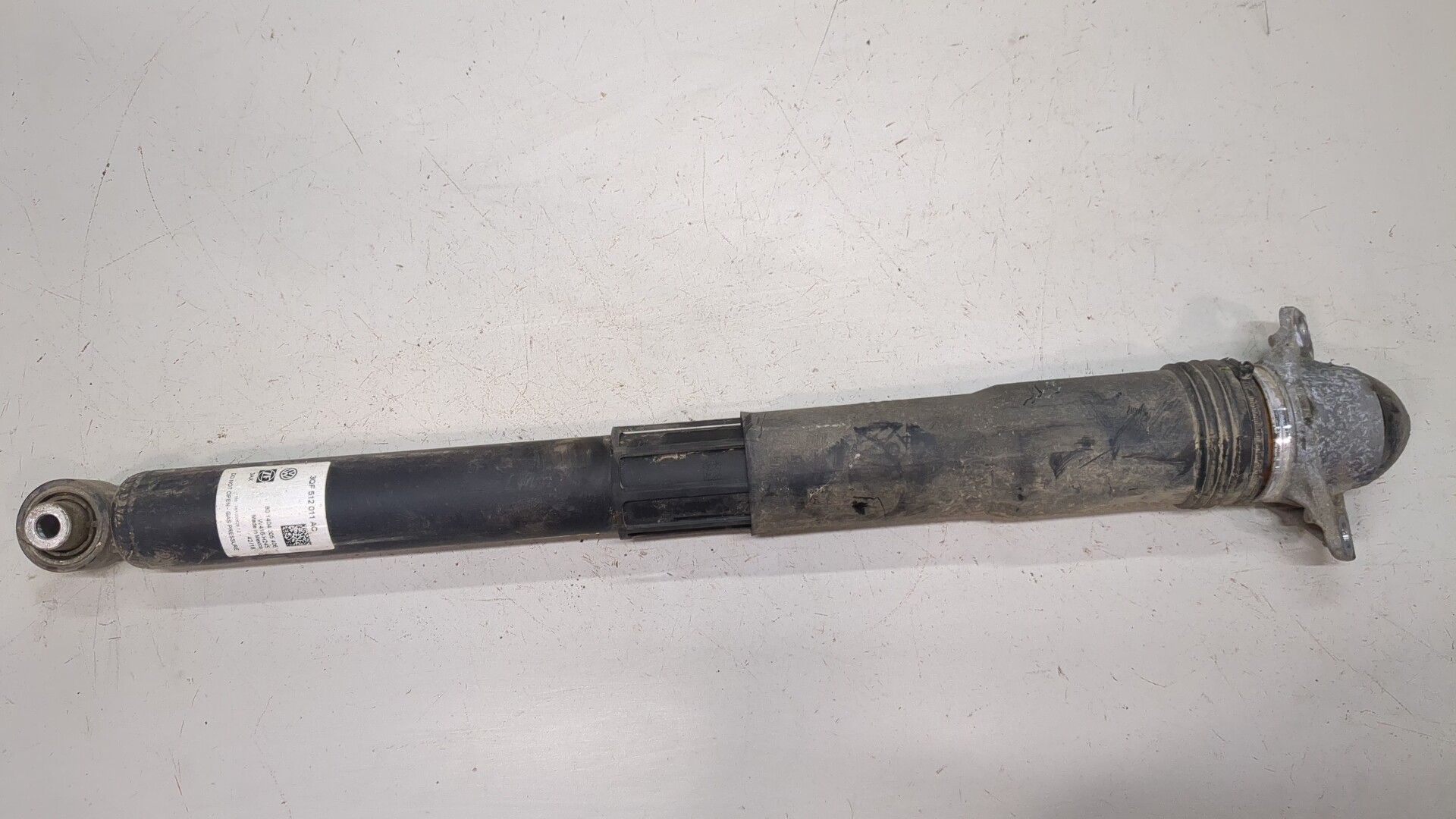 Амортизатор задний (стойка)