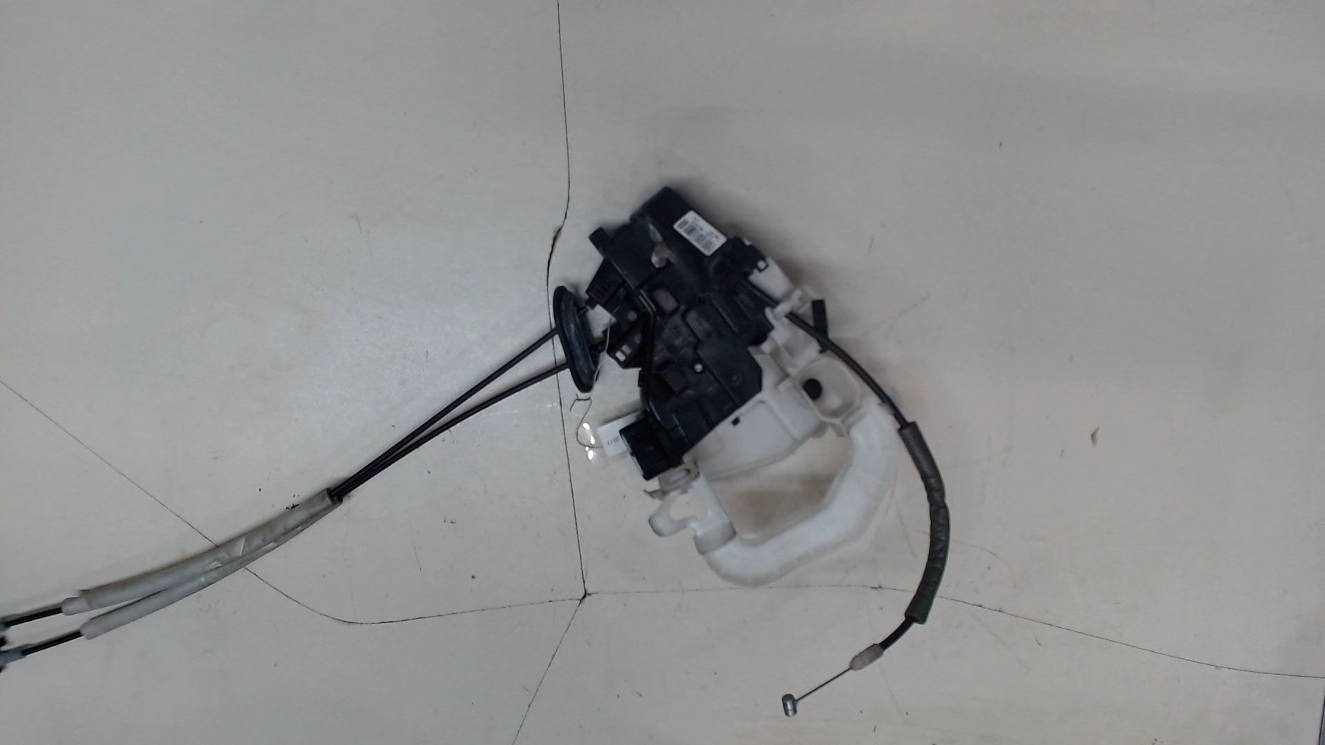 Замок двери передней правой