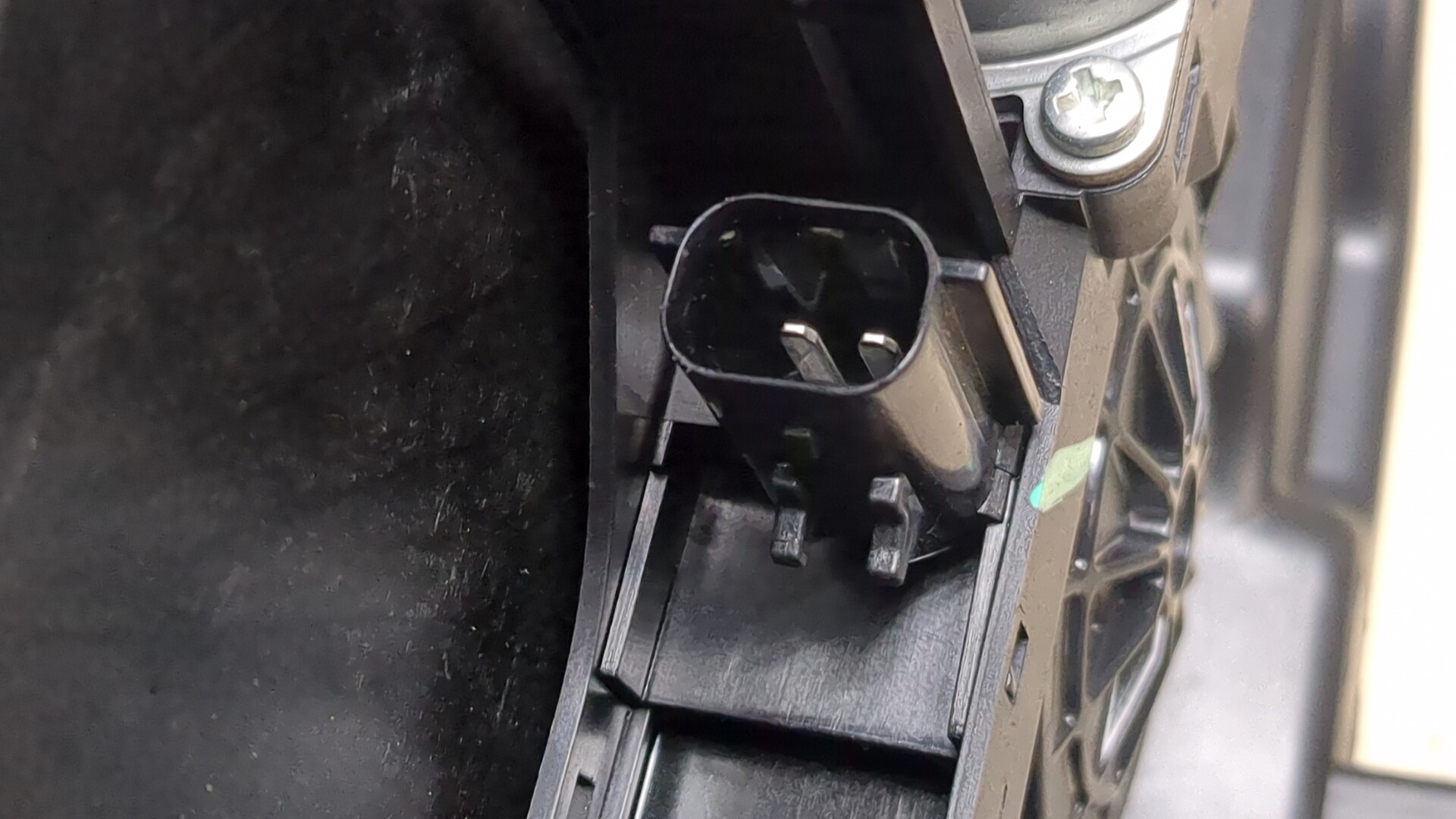 Стеклоподъемник электр. задний левый