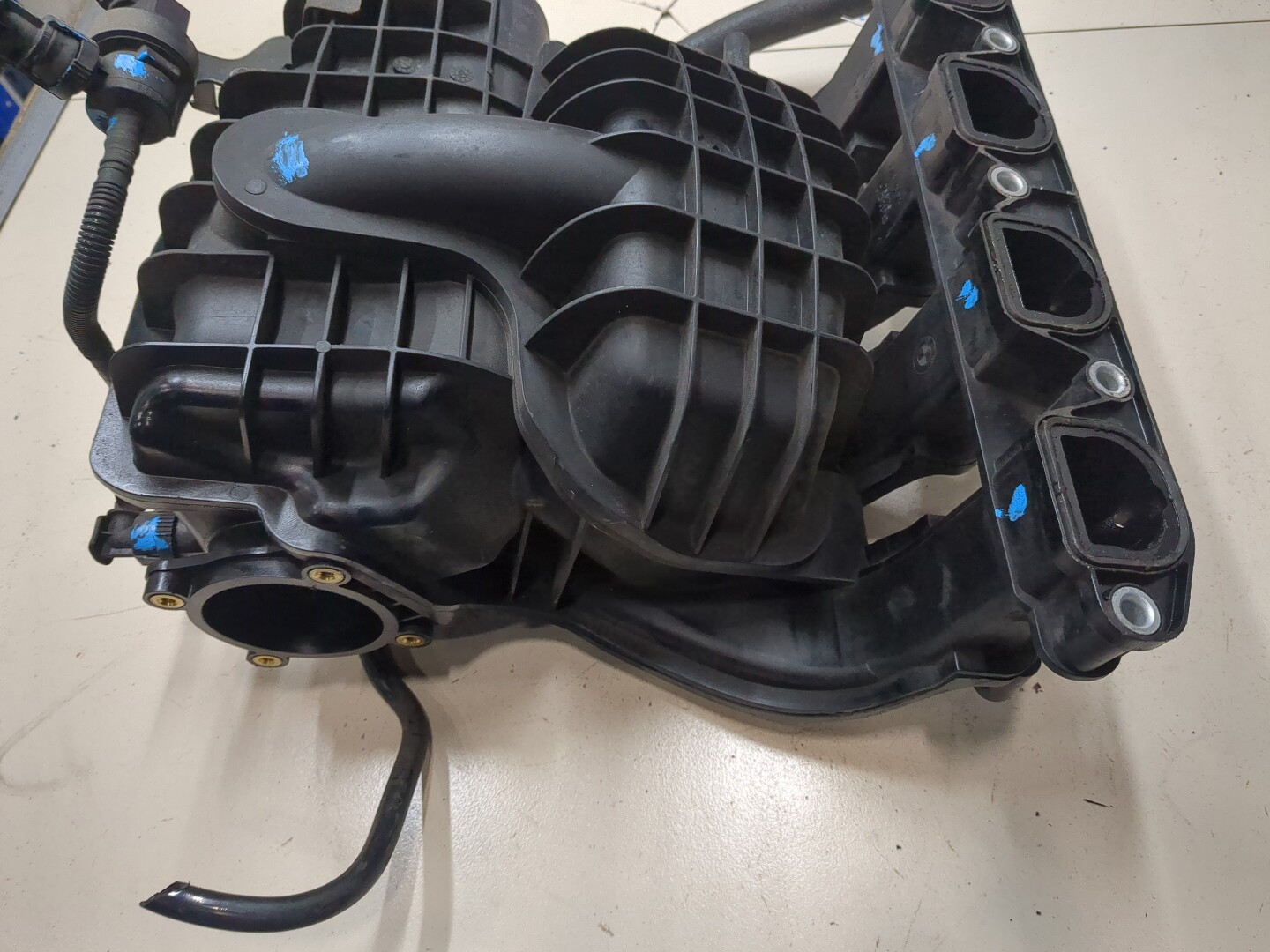 Коллектор впускной