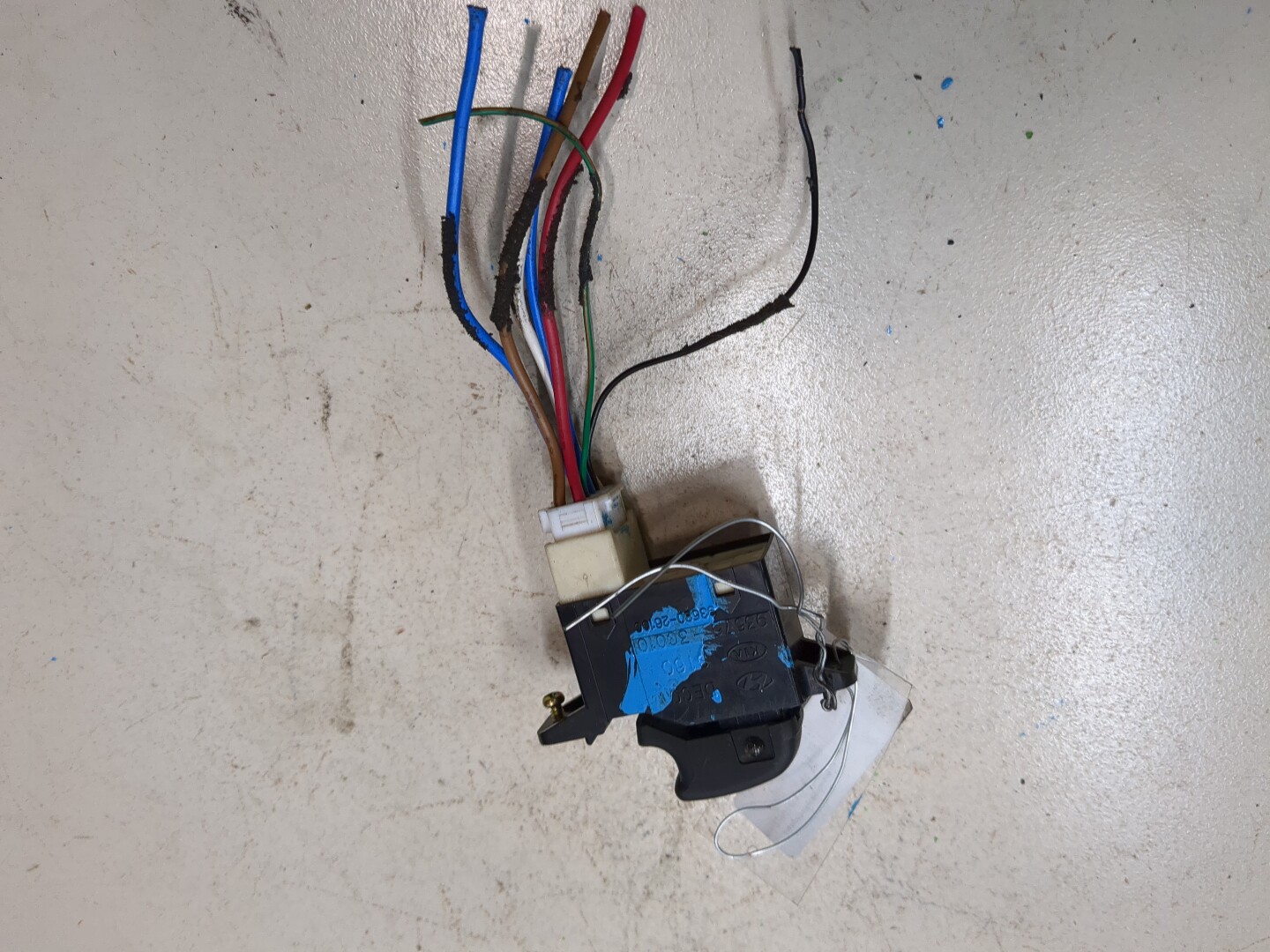 Кнопка стеклоподъемника