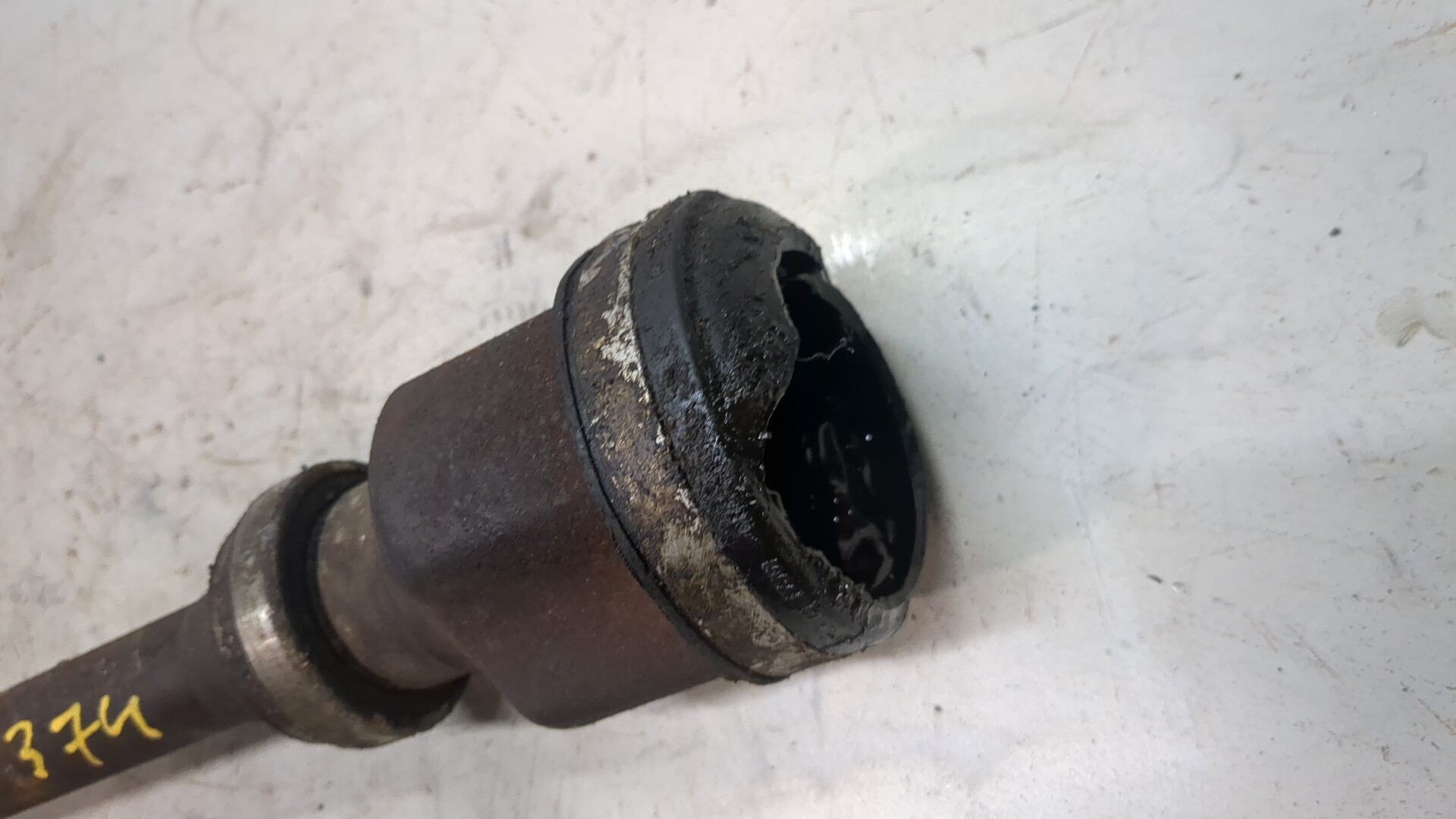 Полуось передняя правая