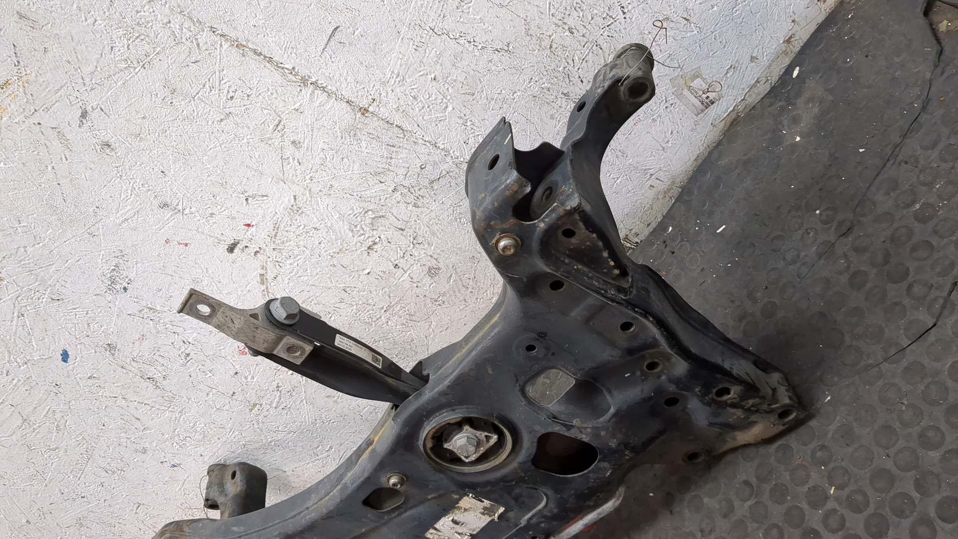 Балка подмоторная