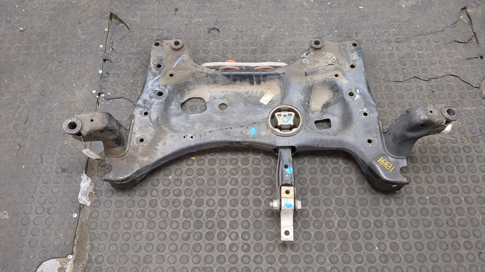 Балка подмоторная