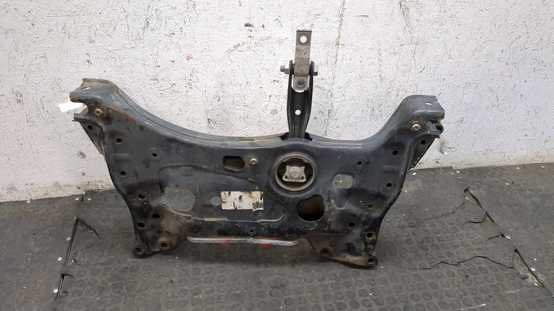 Балка подмоторная