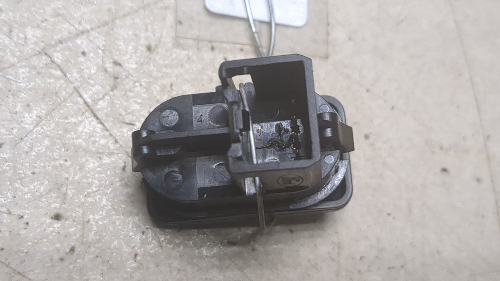 Кнопка стеклоподъемника