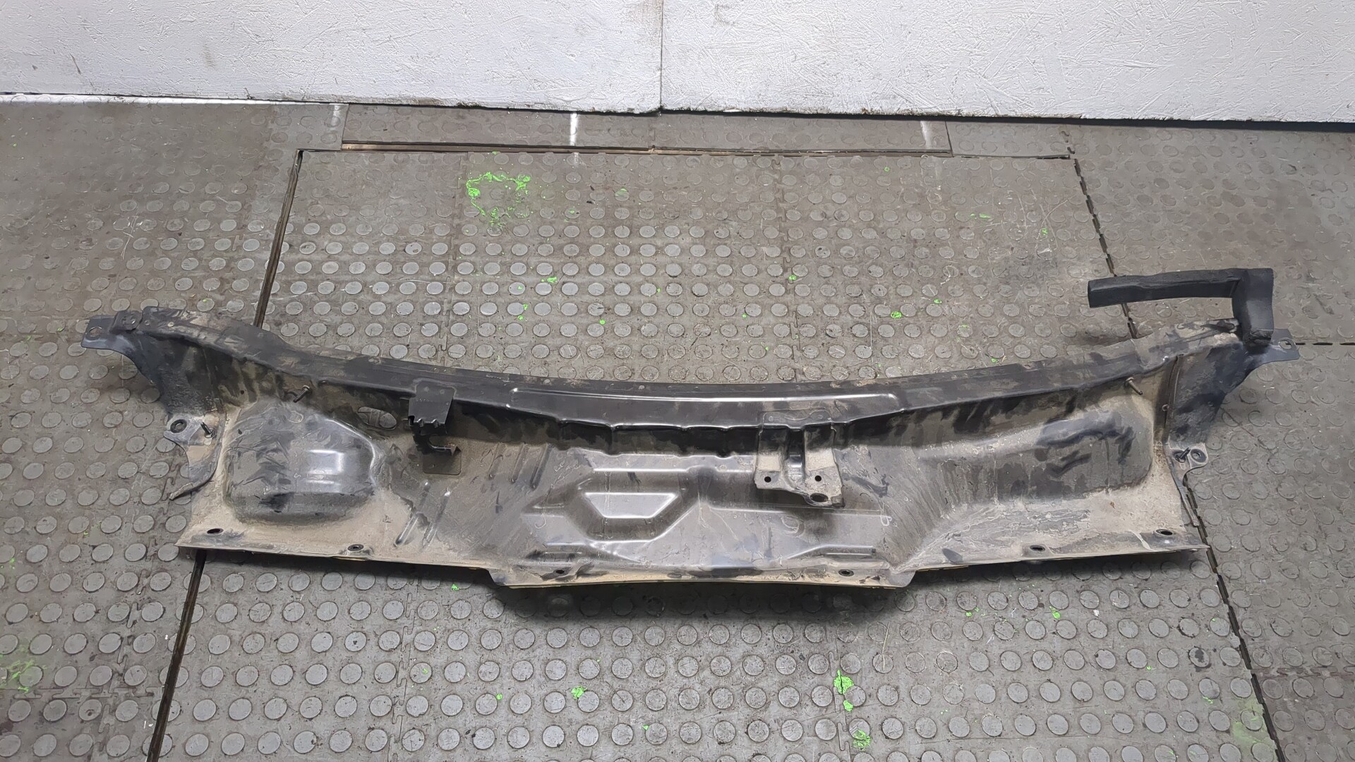 Решетка стеклоочистителей (Жабо)