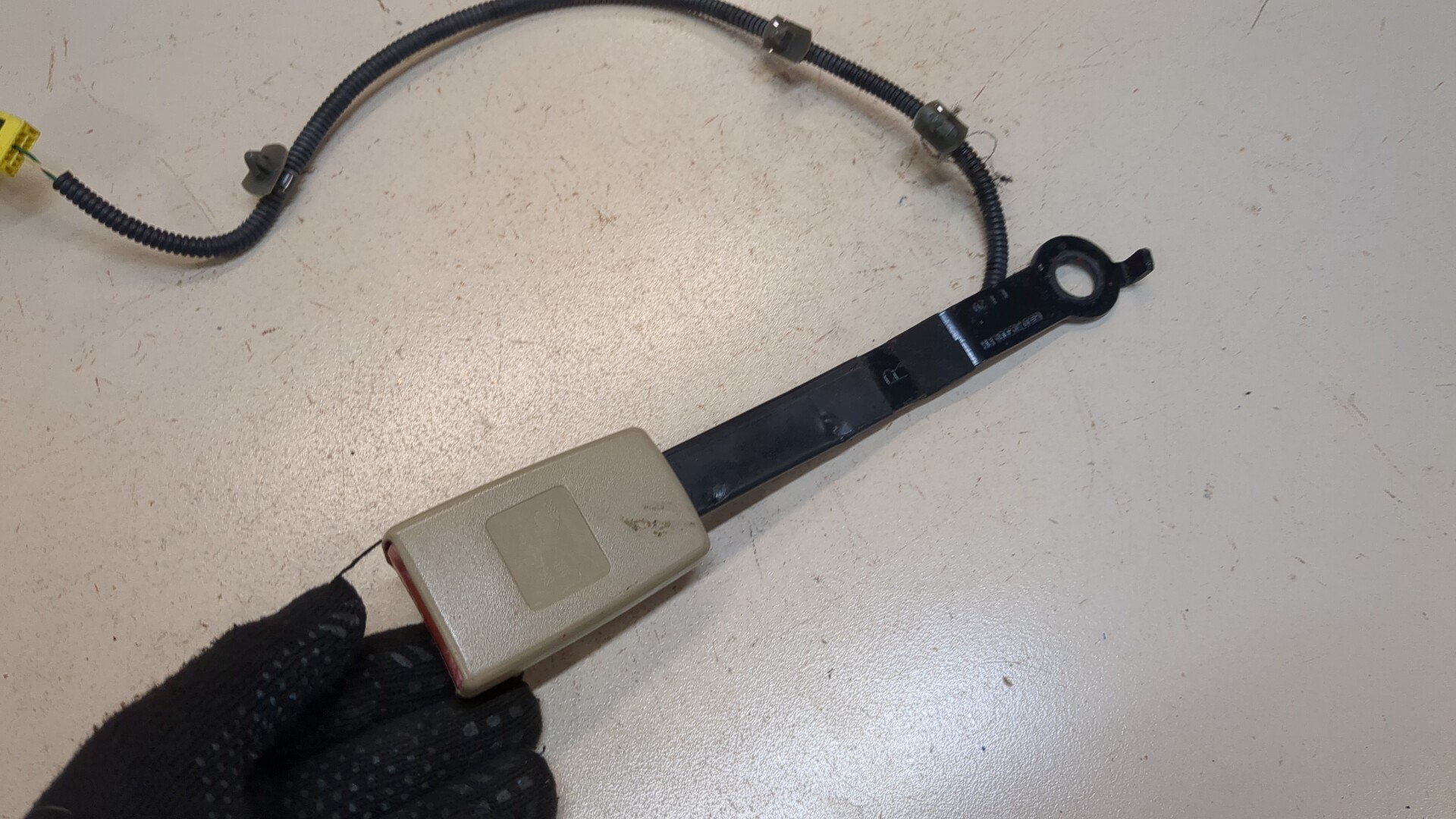 Ответная часть ремня безопасности