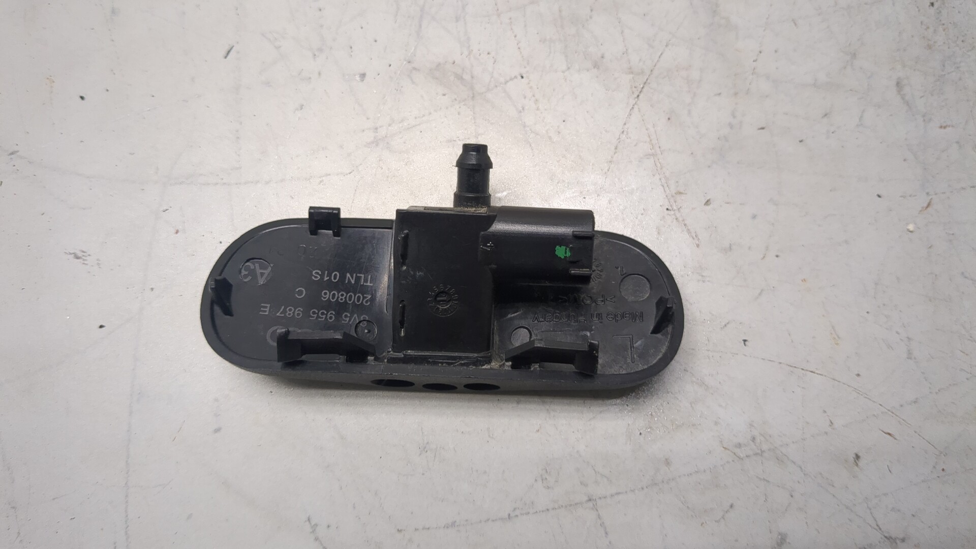 Форсунка омывателя лобового стекла