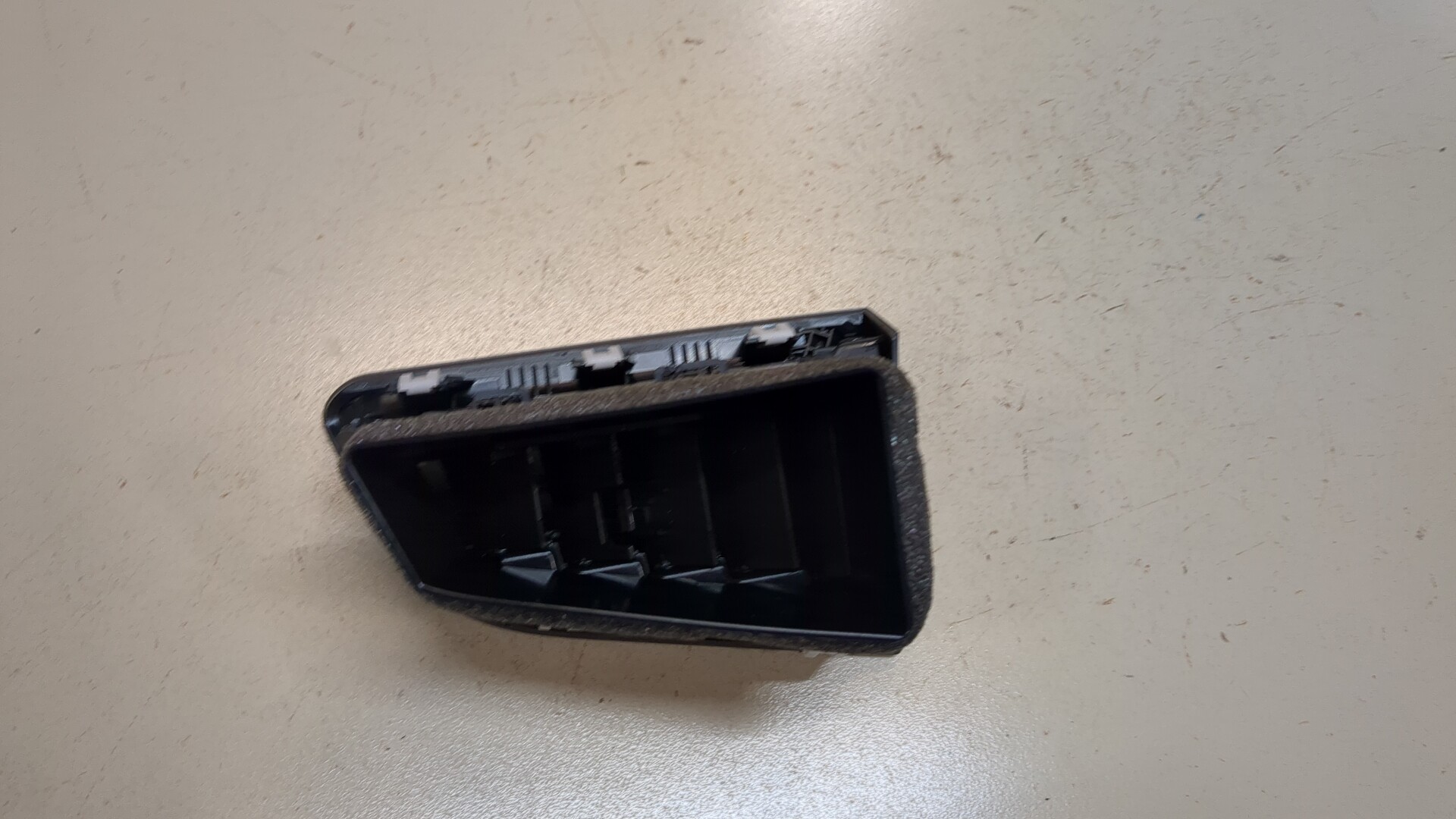 Дефлектор воздушный