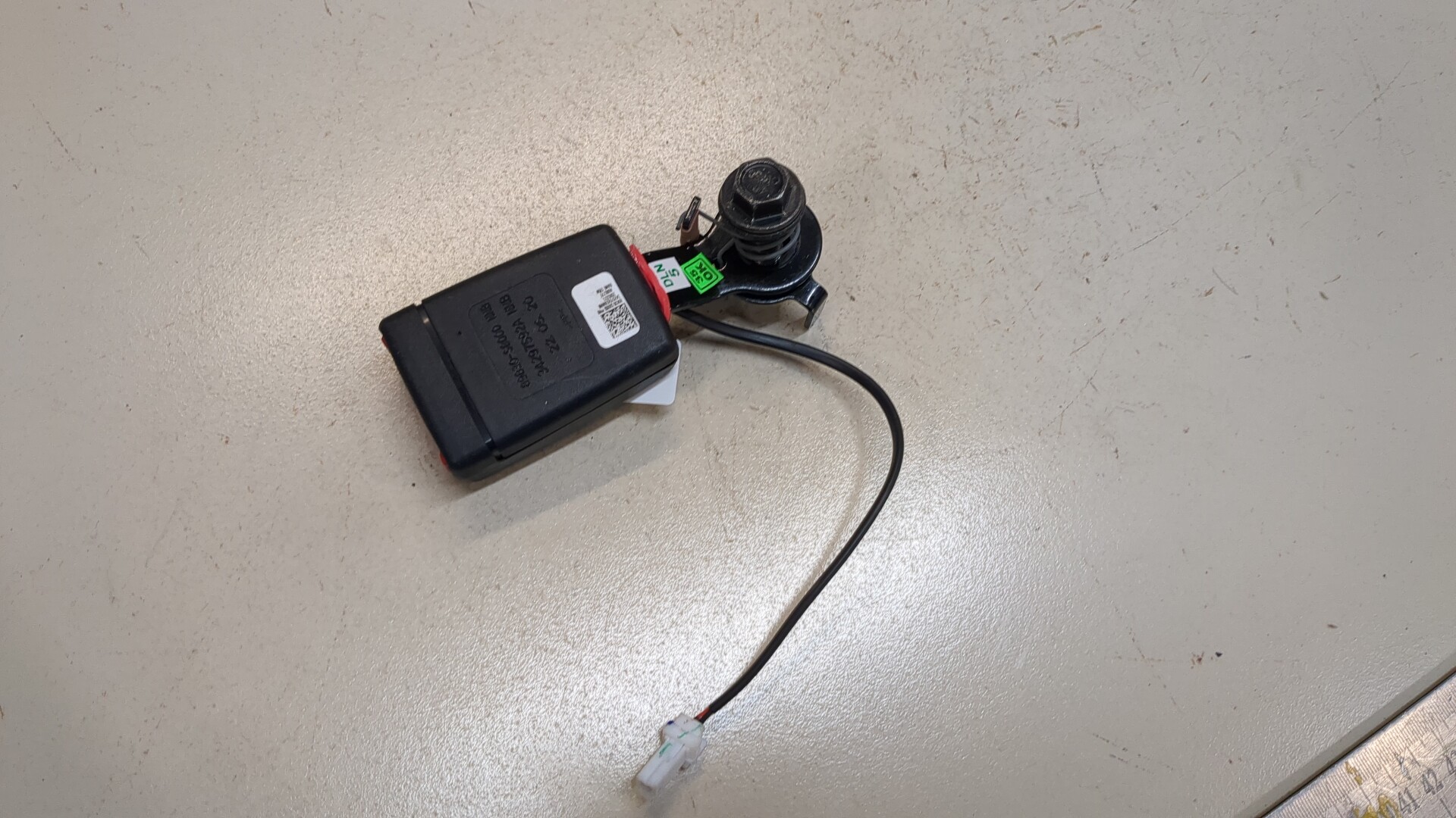 Ответная часть ремня безопасности