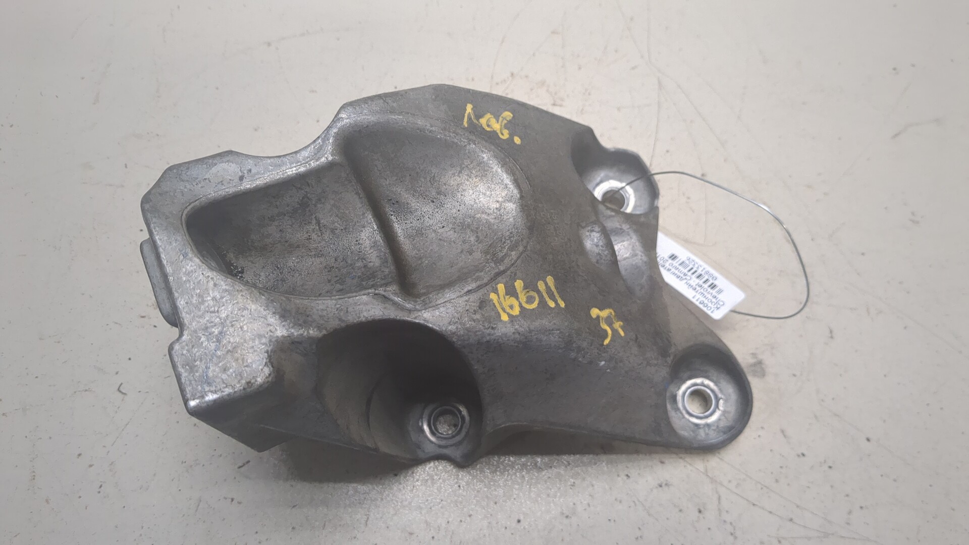 Кронштейн двигателя