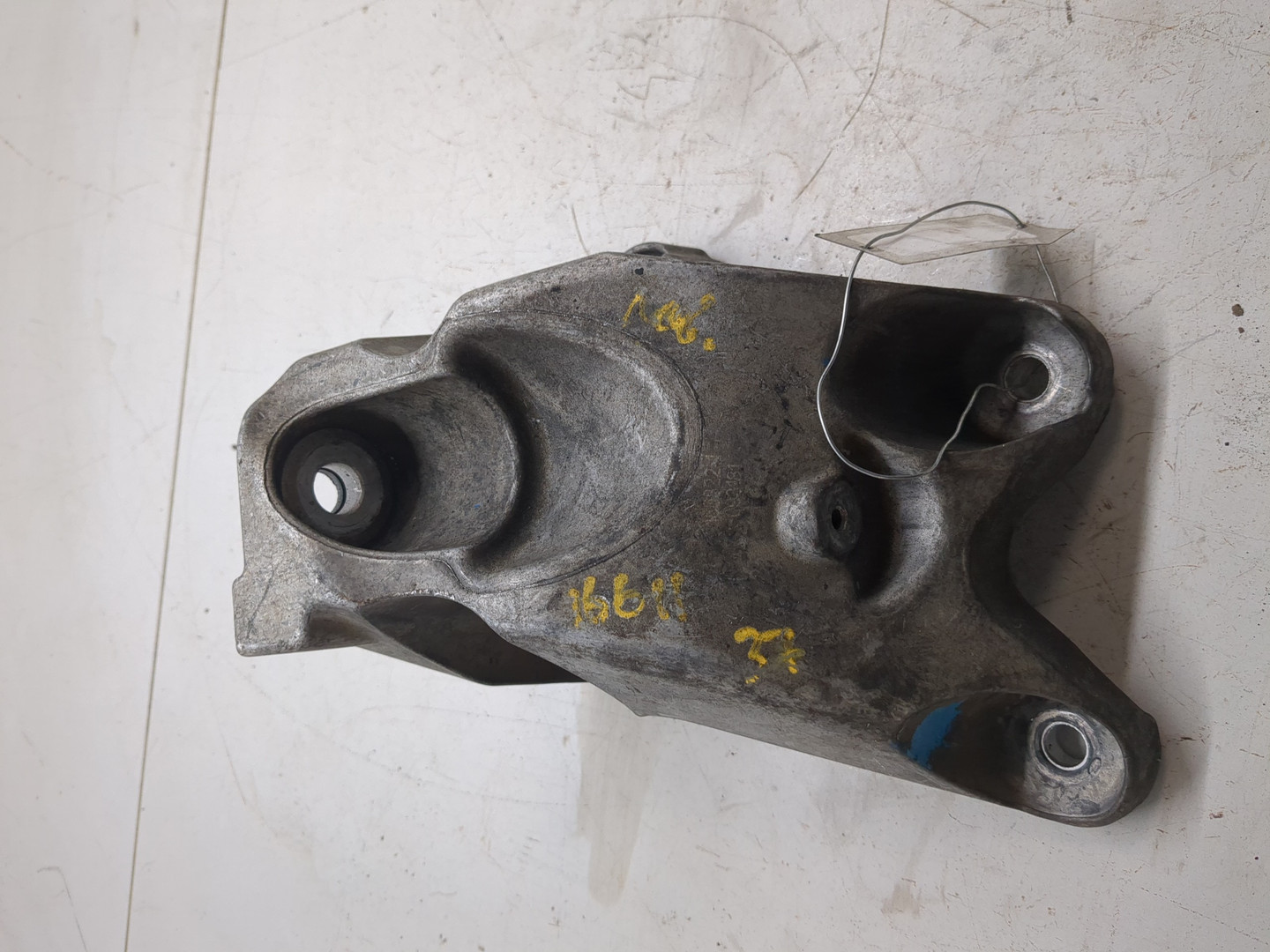 Кронштейн двигателя