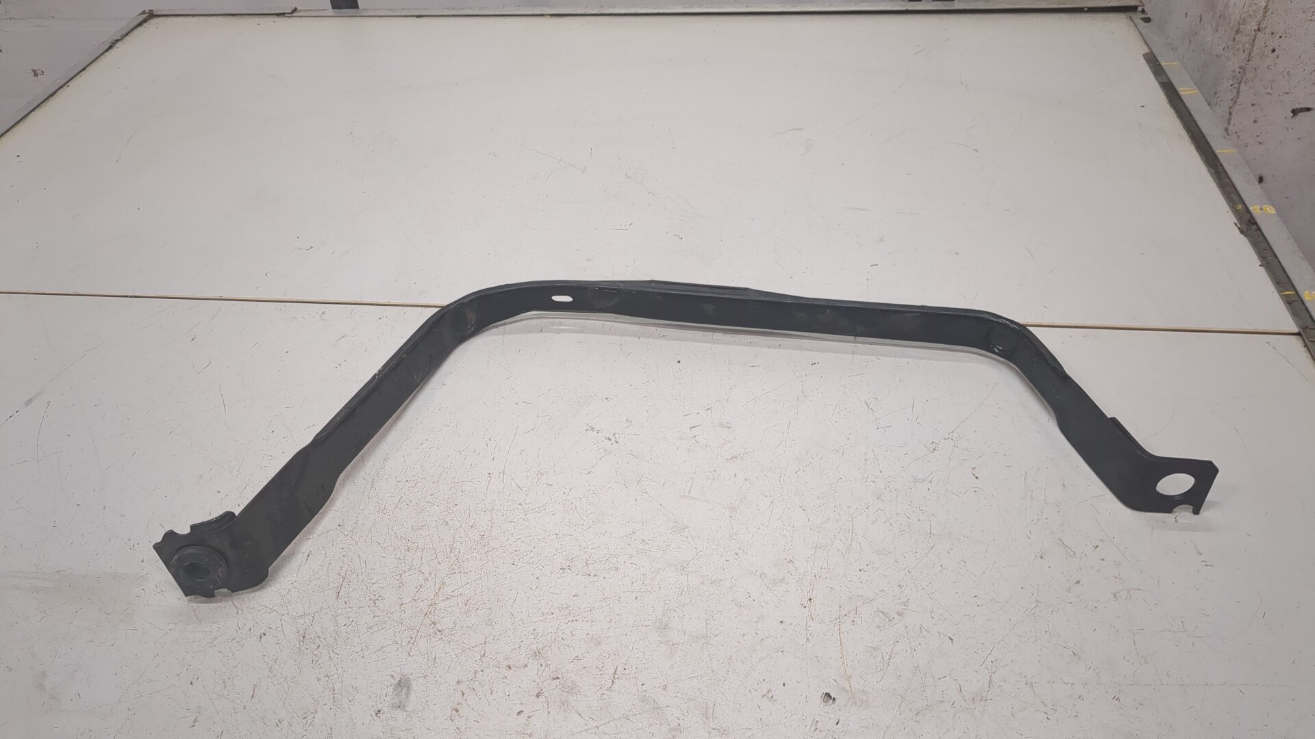 Лента крепления бензобака