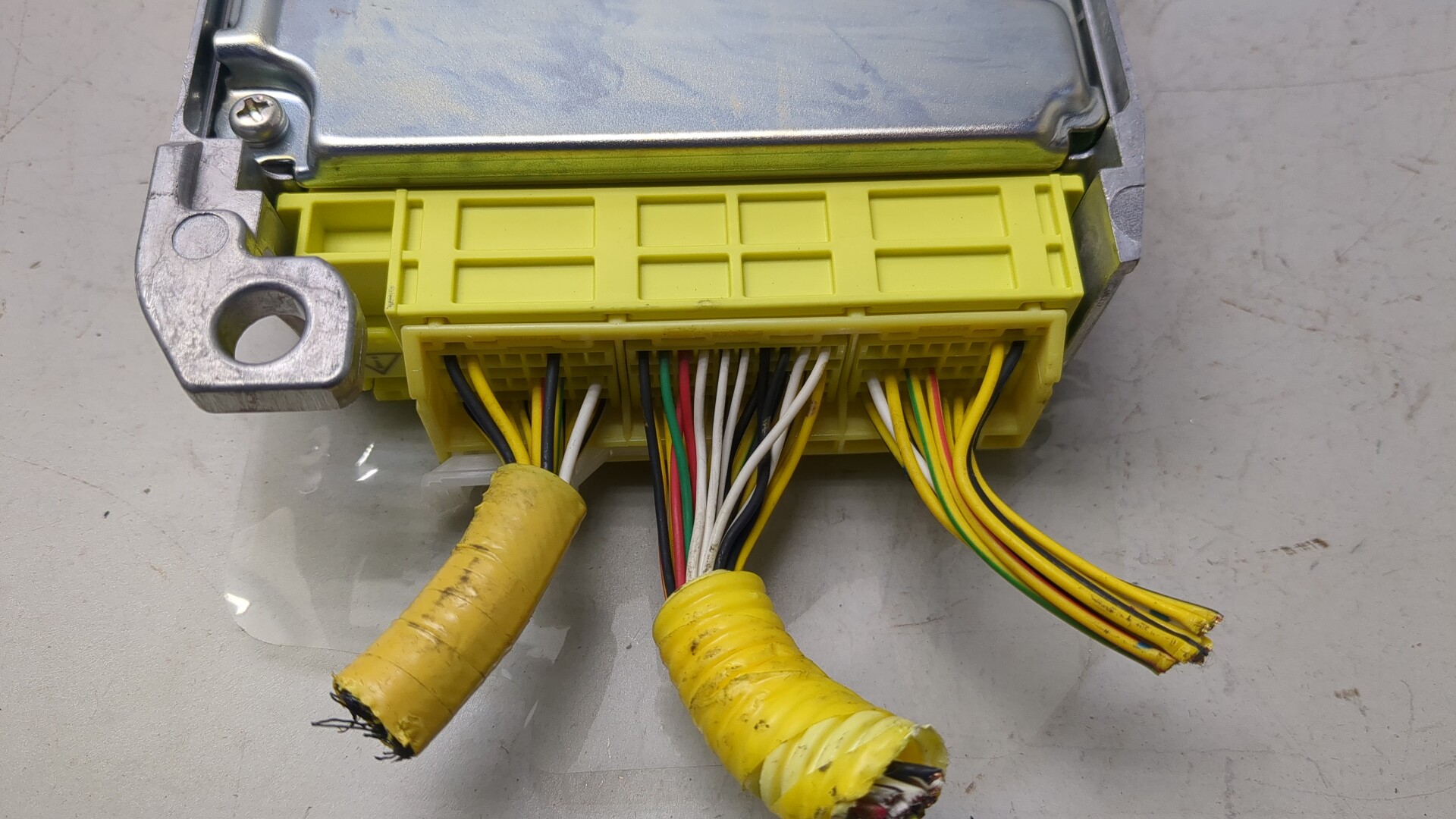 Блок управления подушек безопасности (AIR BAG)