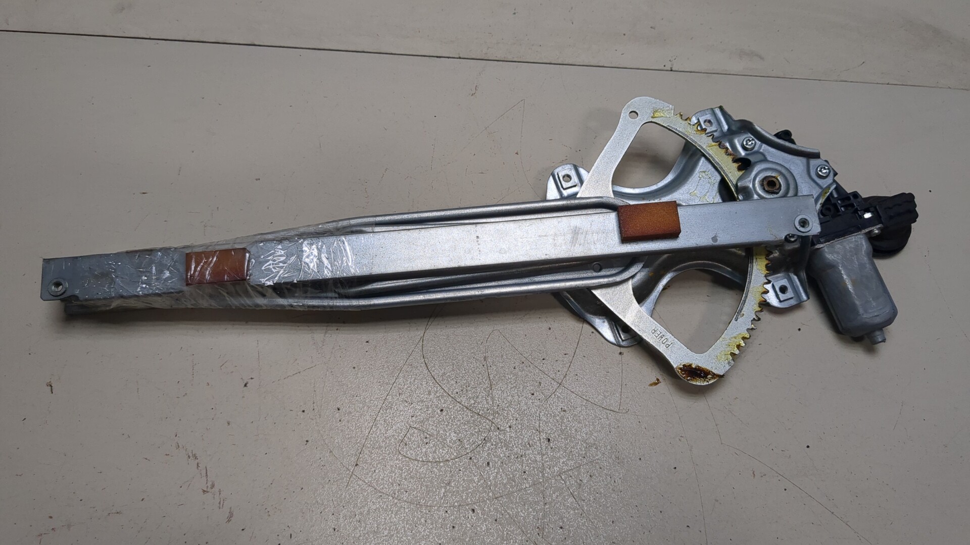 Стеклоподъемник электр. передний левый