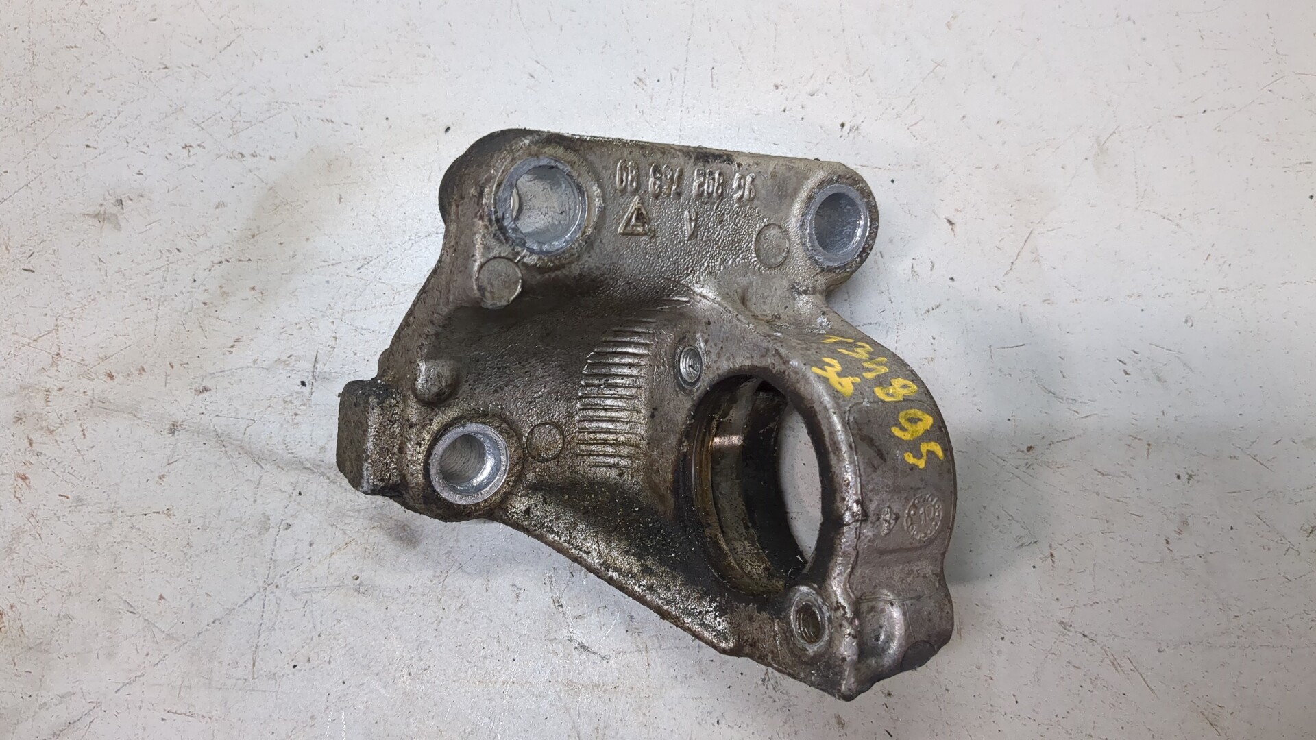 Кронштейн подвесного подшипника