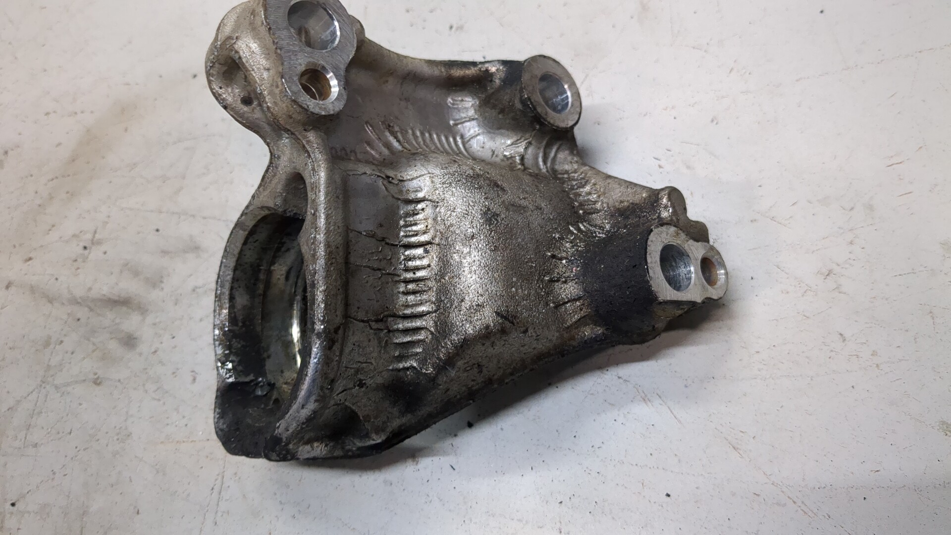 Кронштейн подвесного подшипника