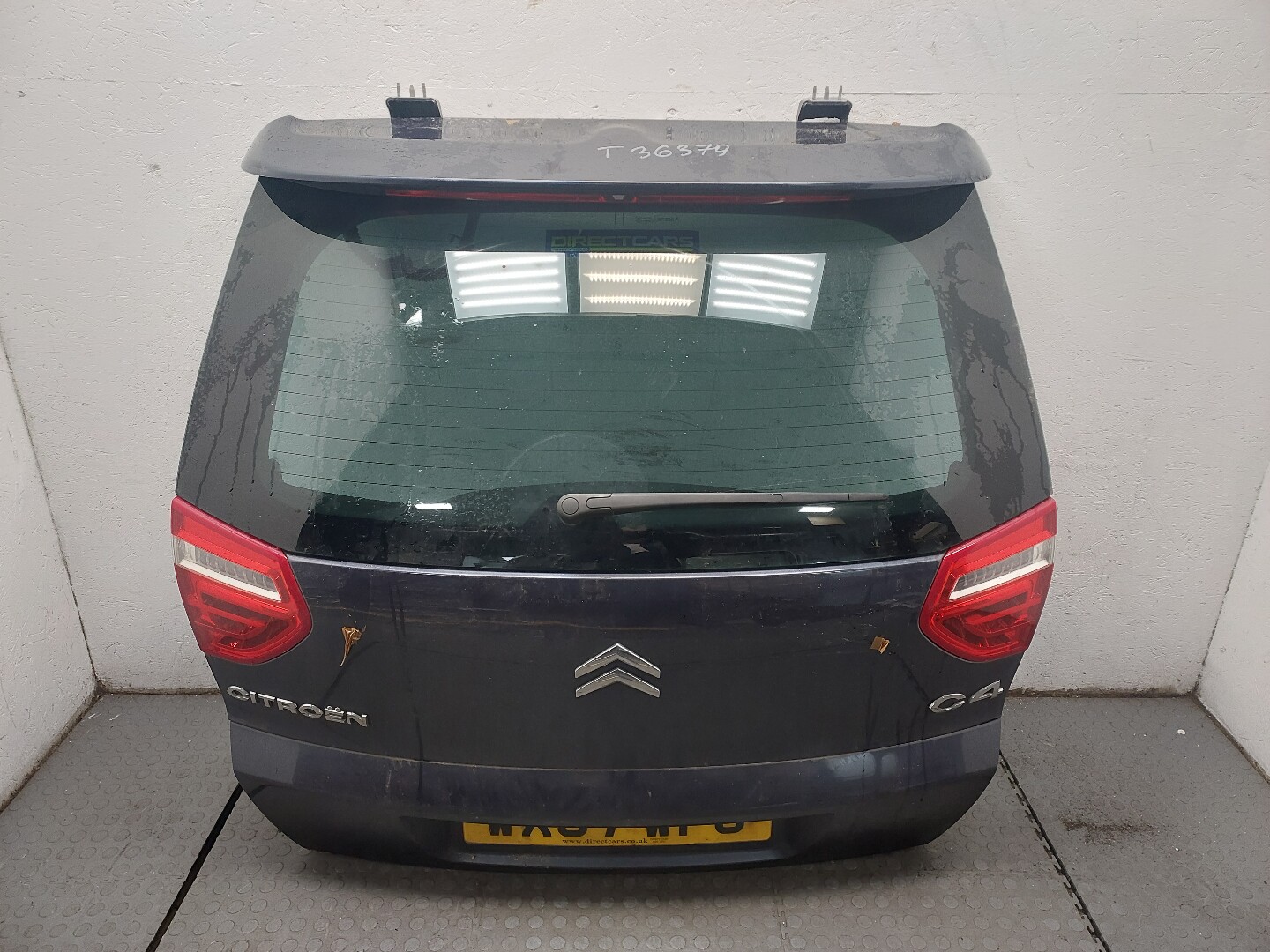 Дверь багажника