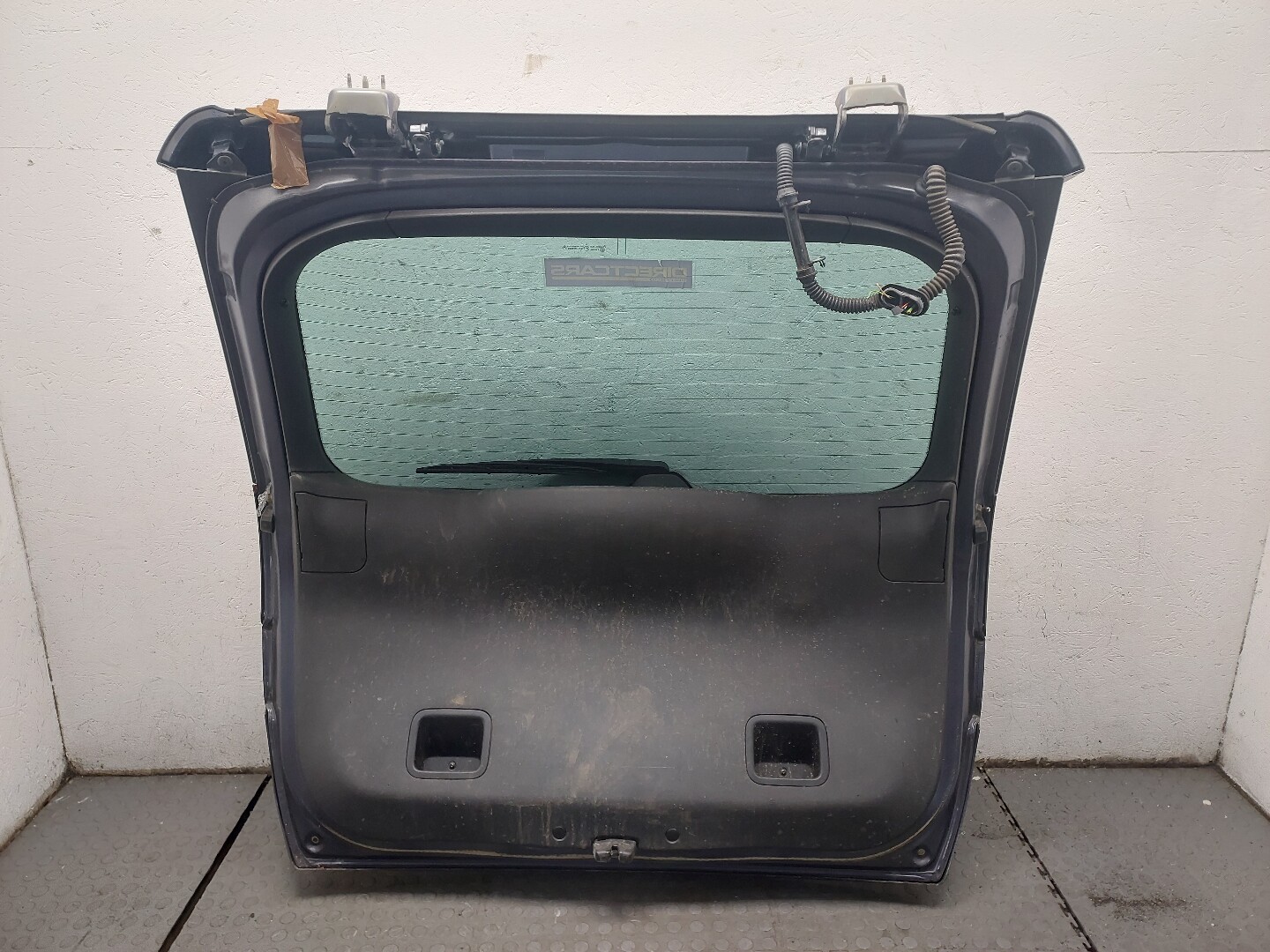 Дверь багажника