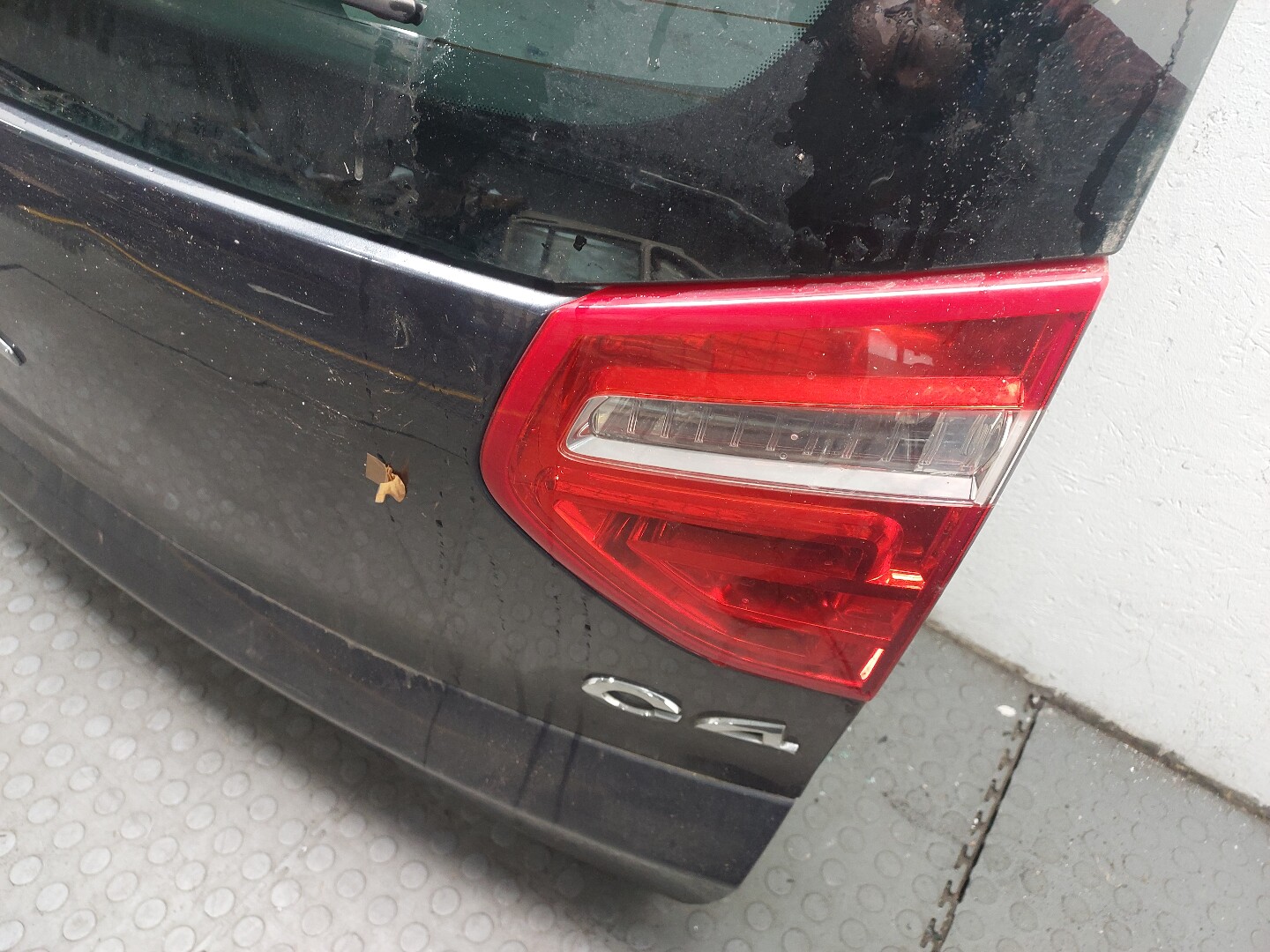 Дверь багажника