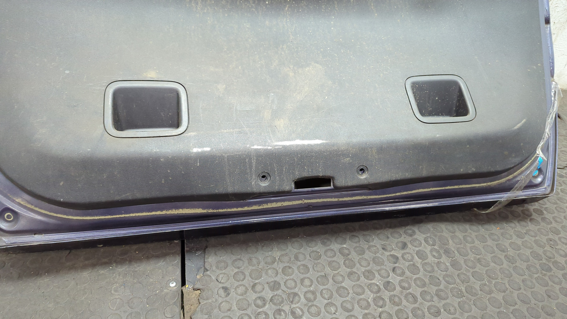 Дверь багажника