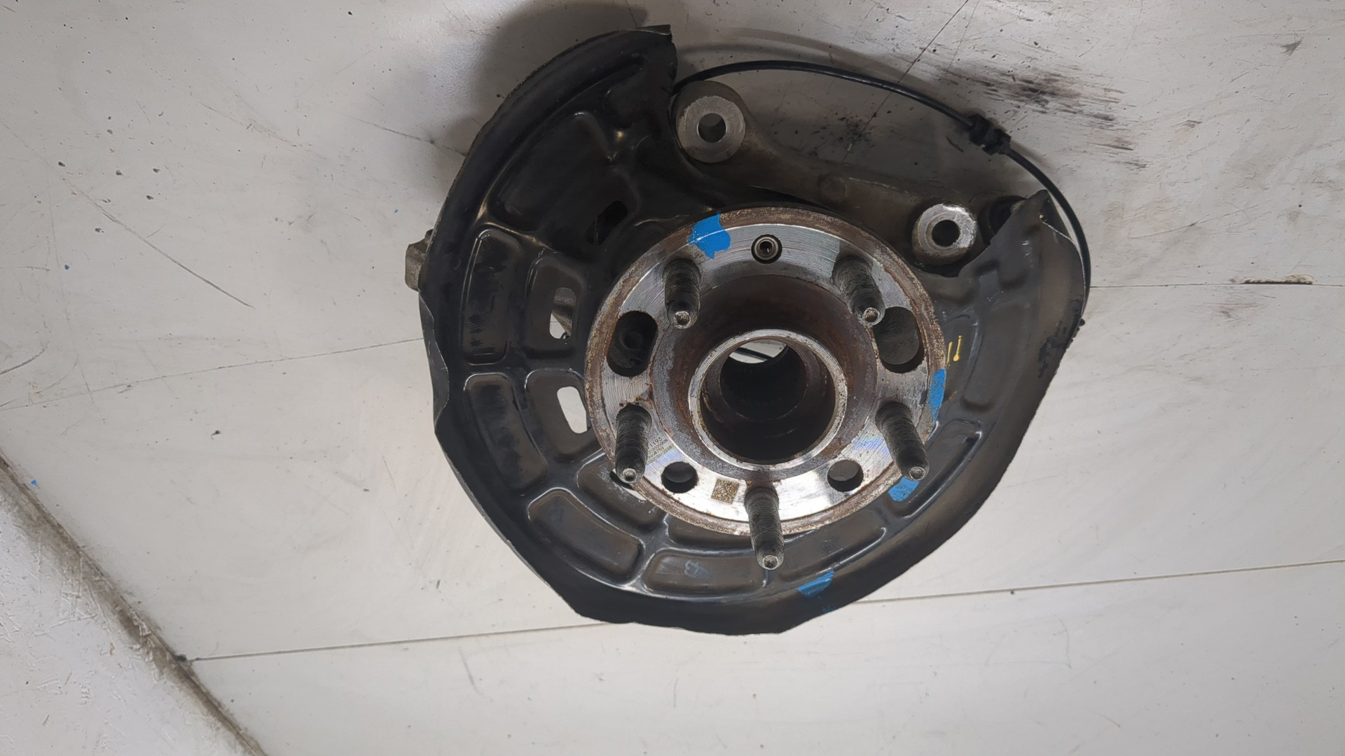 Кулак поворотный задний правый