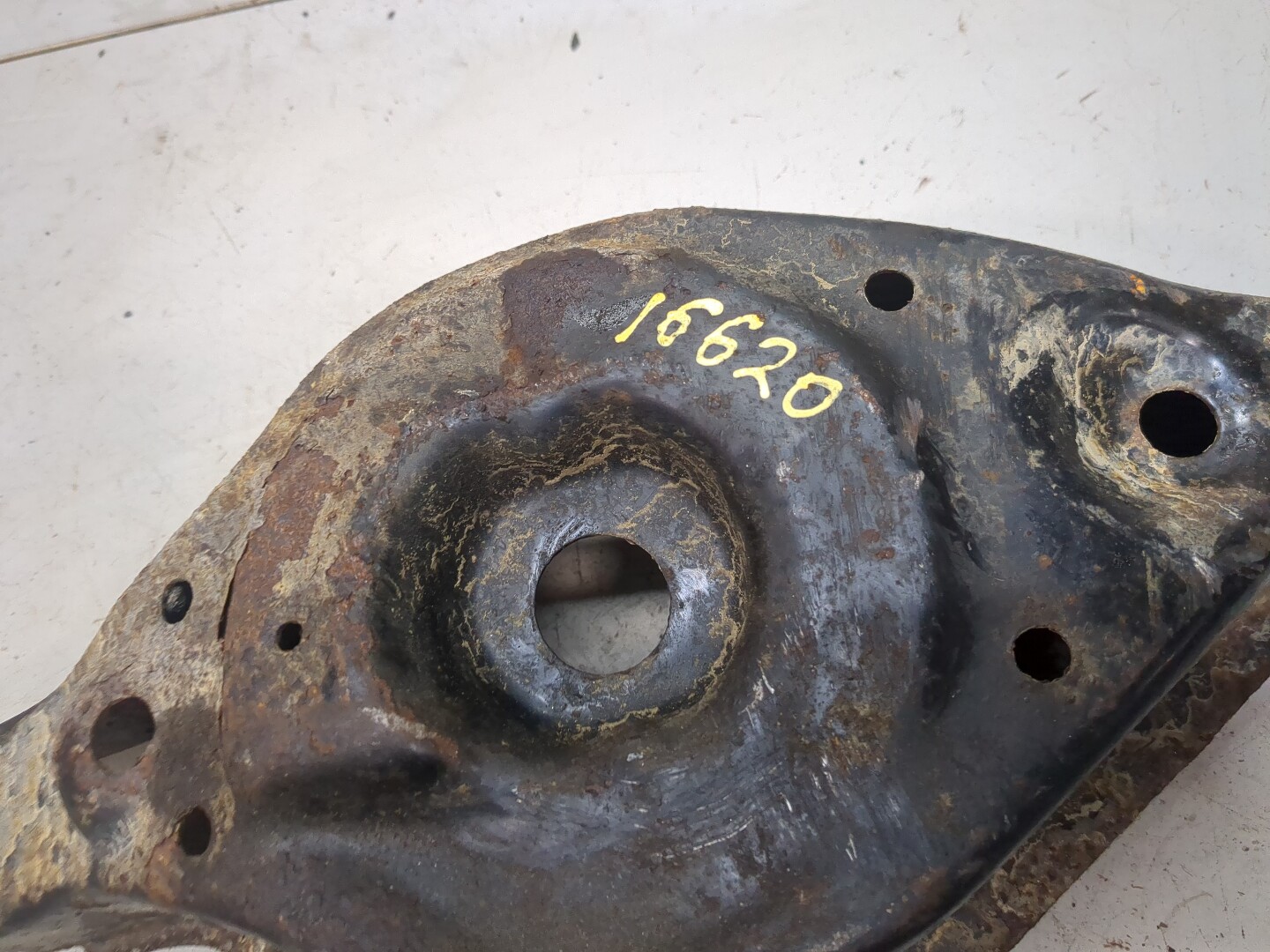 Рычаг задний